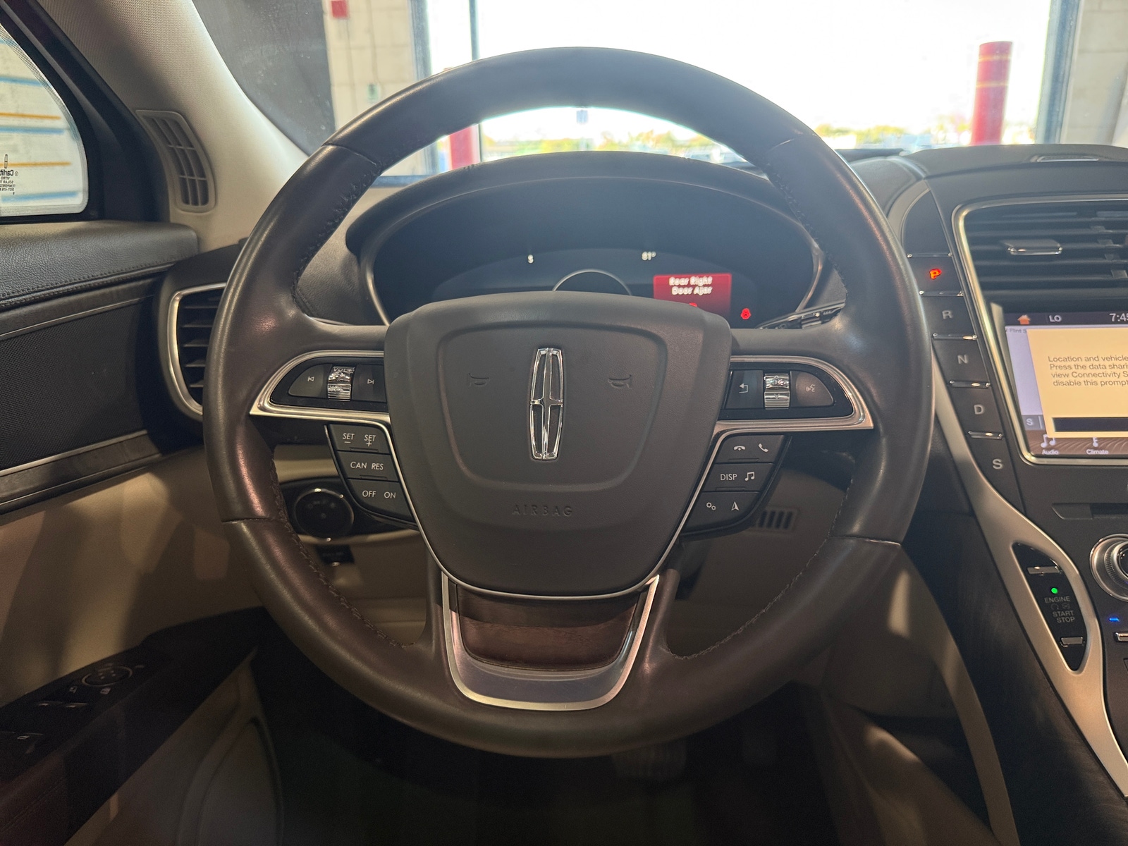 Thumbnail: 2019 Lincoln Nautilus - 4