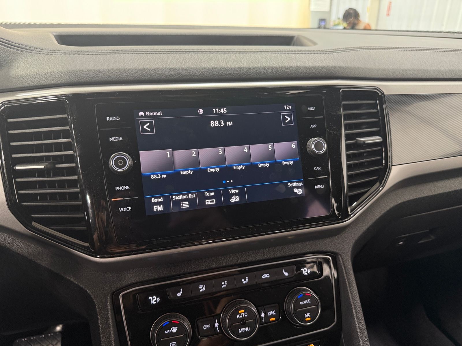 Thumbnail: 2020 Volkswagen Atlas - 3