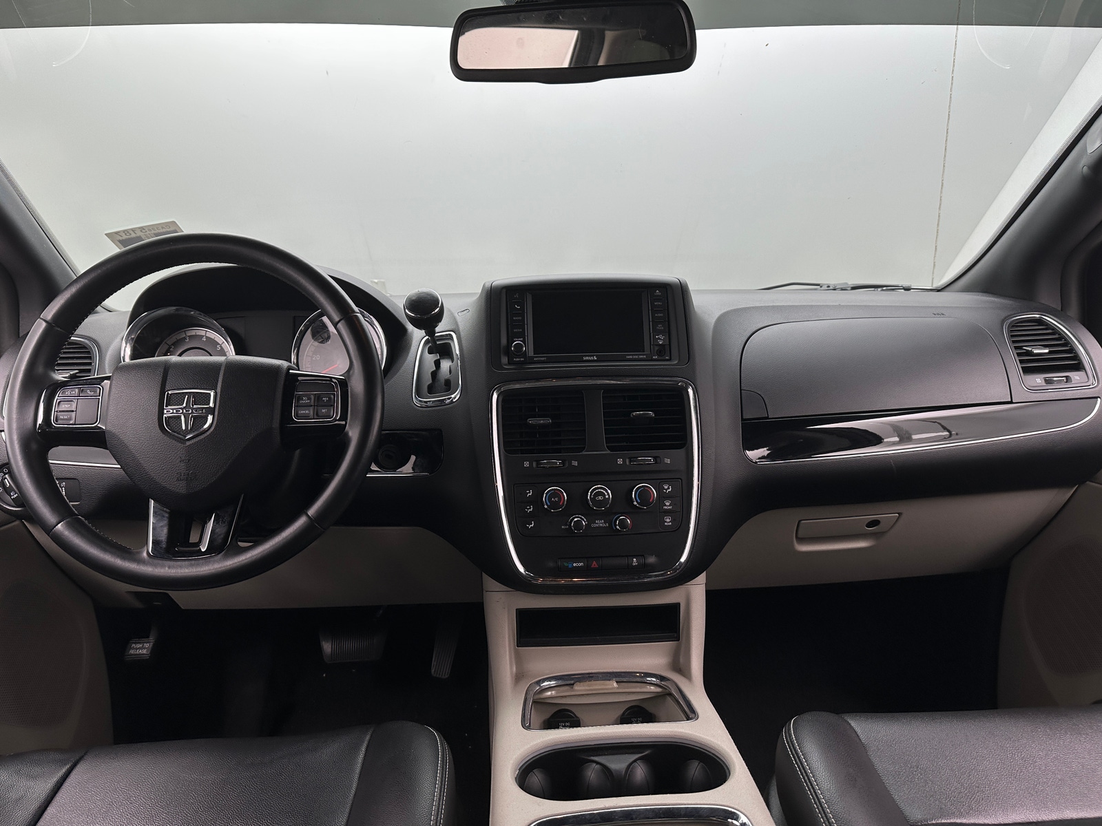 Thumbnail: 2019 Dodge Grand Caravan - 2
