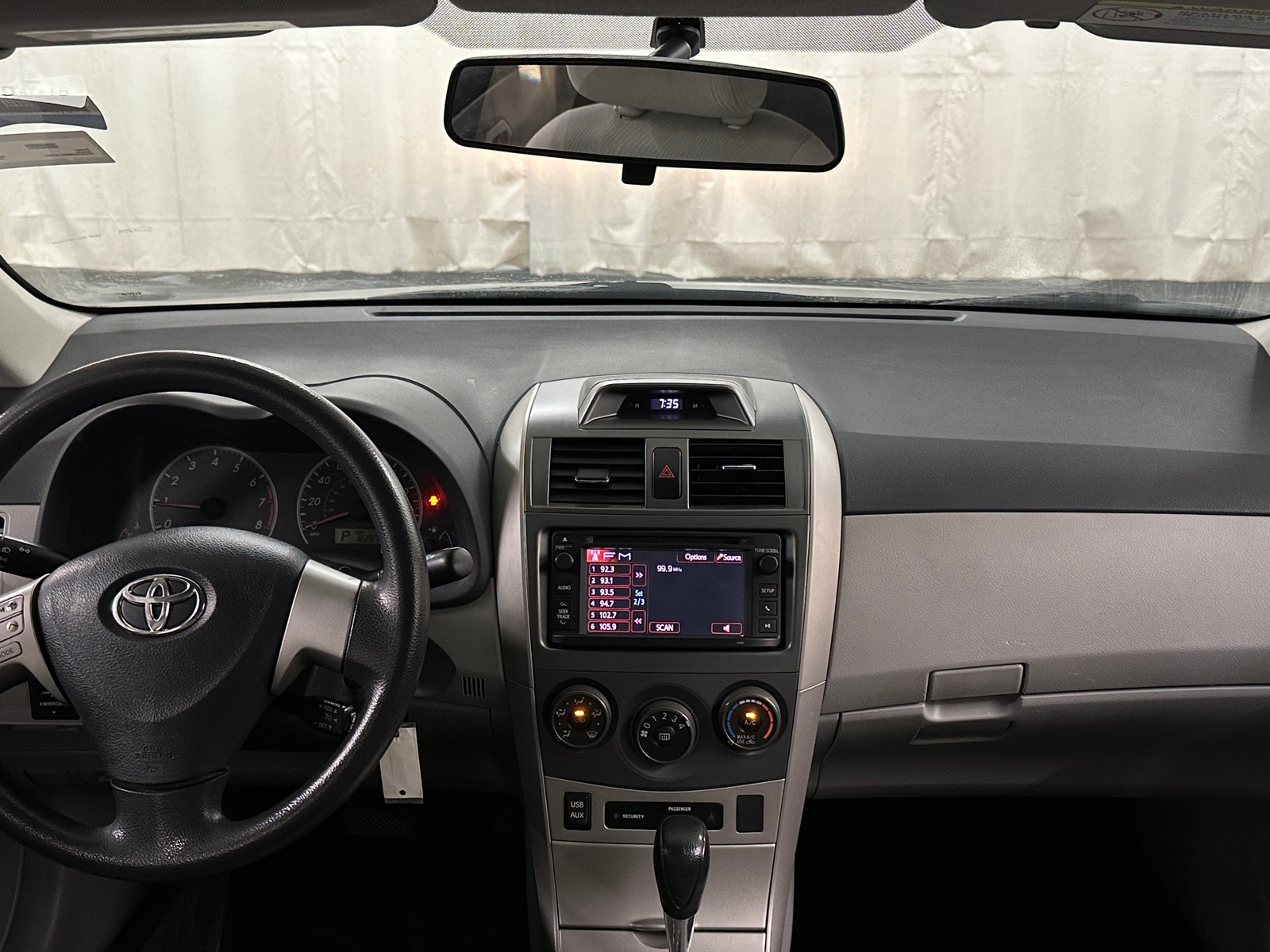 Thumbnail: 2013 Toyota Corolla - 3