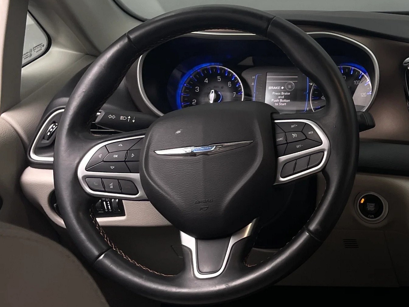Thumbnail: 2017 Chrysler Pacifica - 4