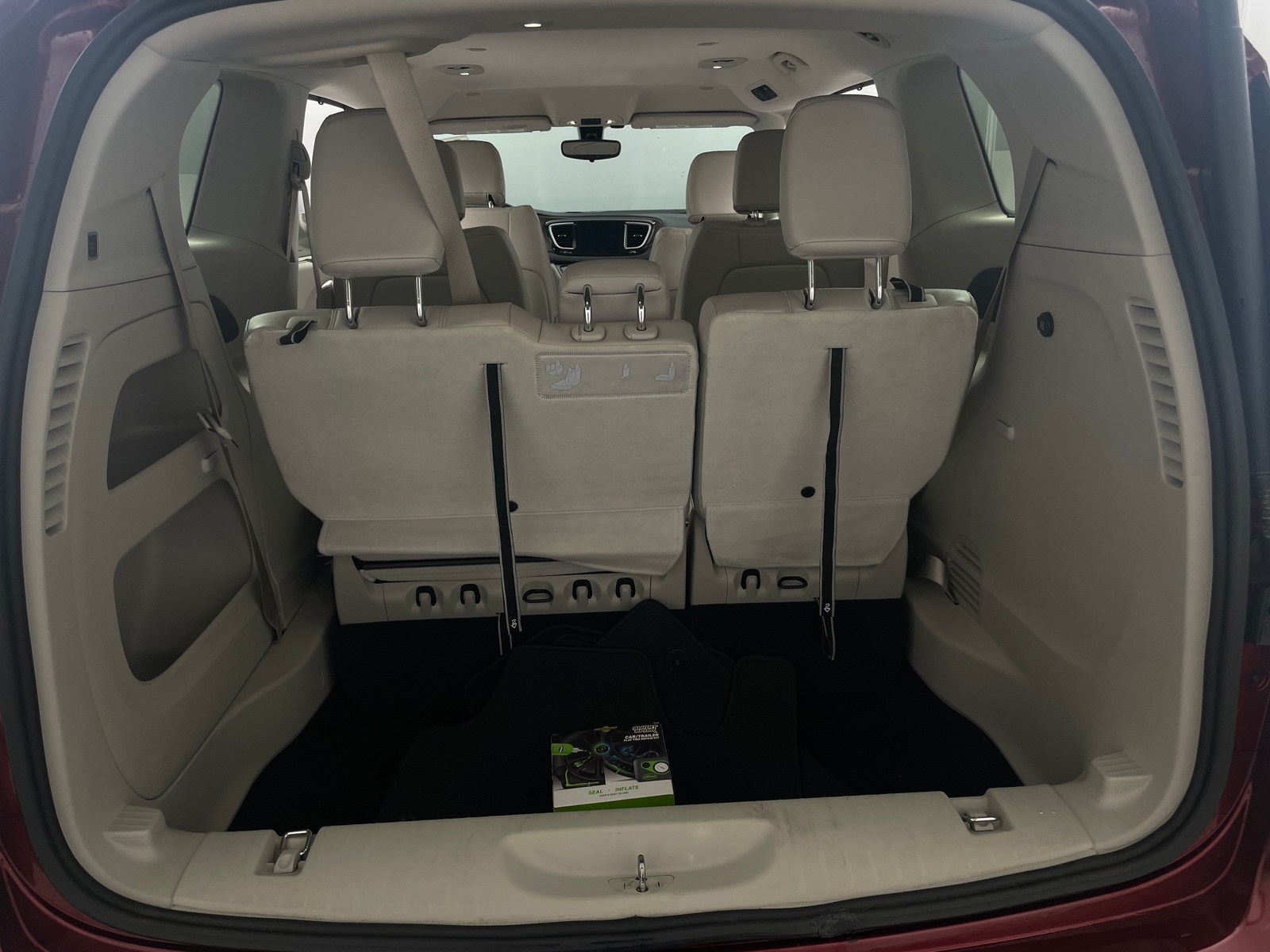 Thumbnail: 2017 Chrysler Pacifica - 6