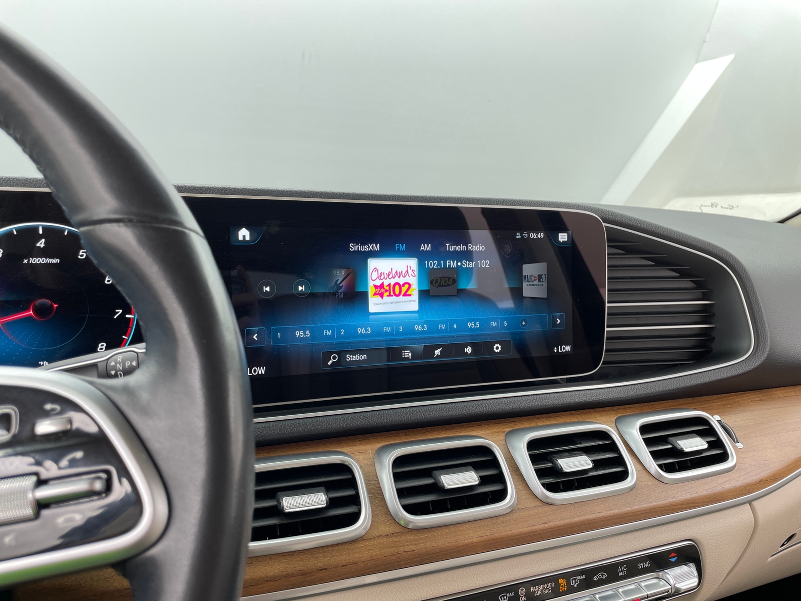Thumbnail: 2021 Mercedes-Benz GLE - 3