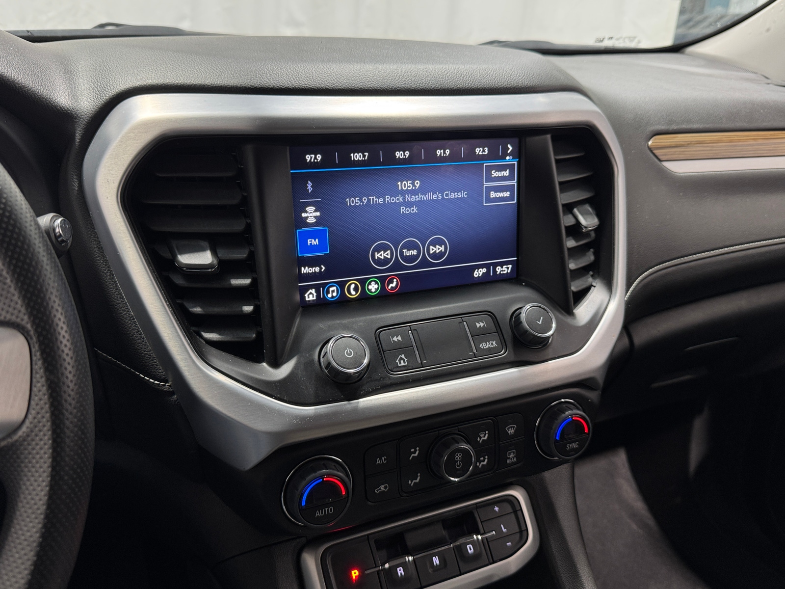 Thumbnail: 2023 GMC Acadia - 4