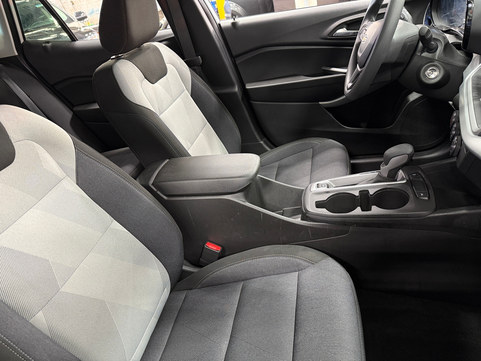 Thumbnail: 2025 Chevrolet Trax - 2