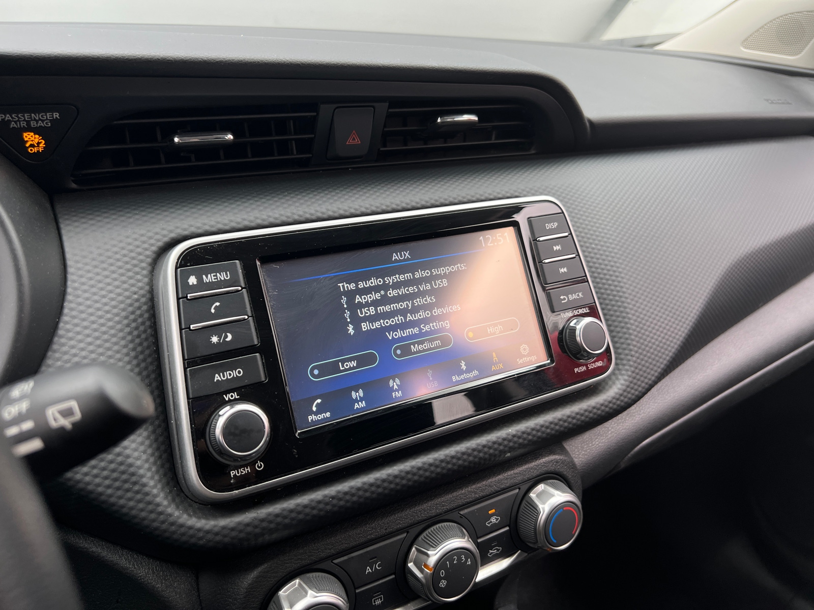 Thumbnail: 2024 Nissan Kicks - 4