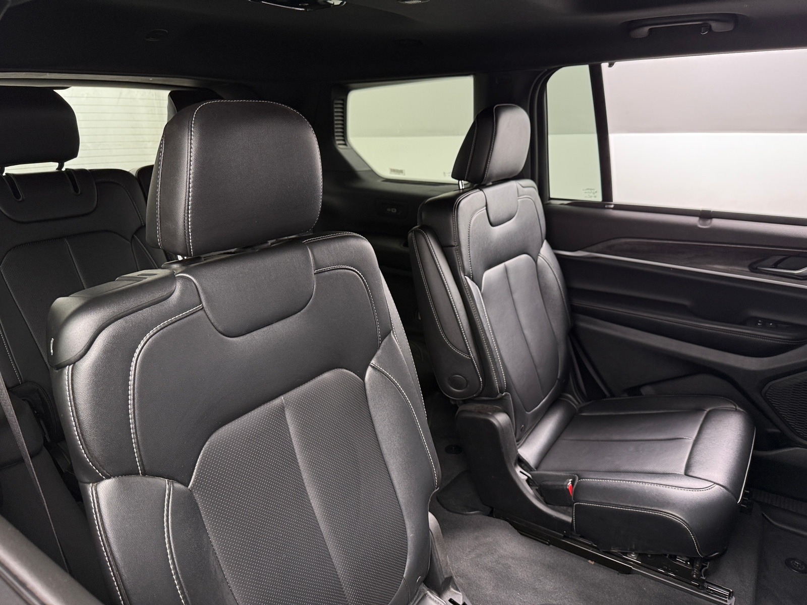 Thumbnail: 2024 Jeep Grand Cherokee L - 5