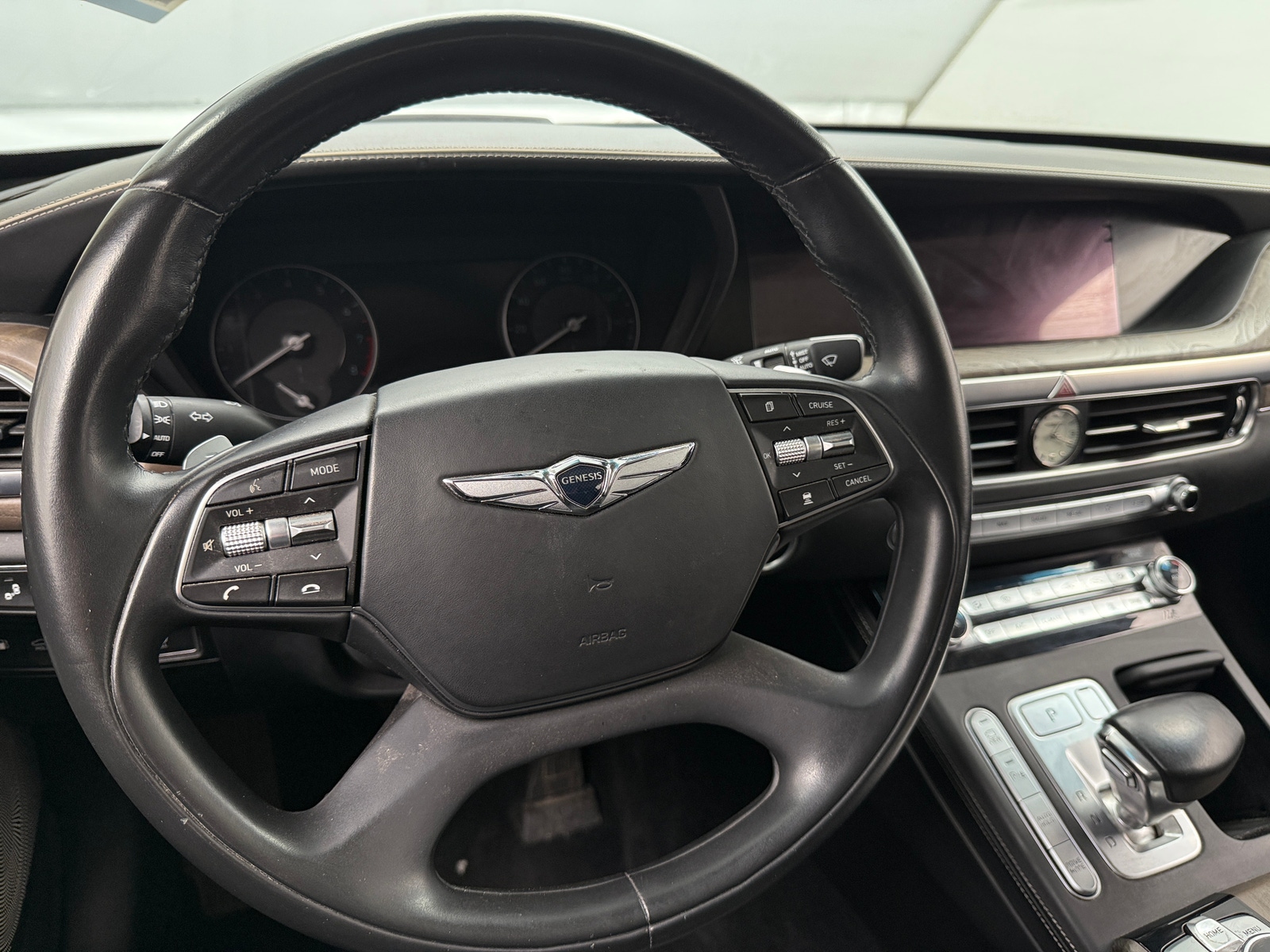 Thumbnail: 2020 Genesis G90 - 4