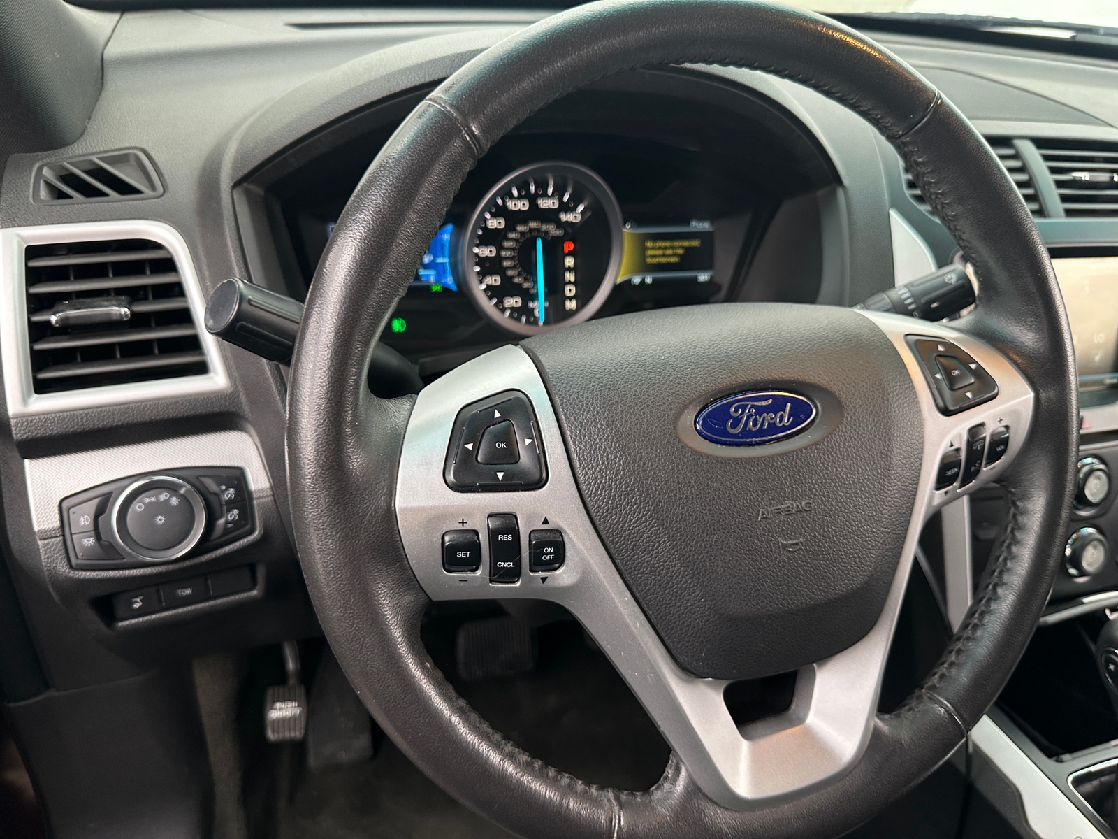 Thumbnail: 2015 Ford Explorer - 5