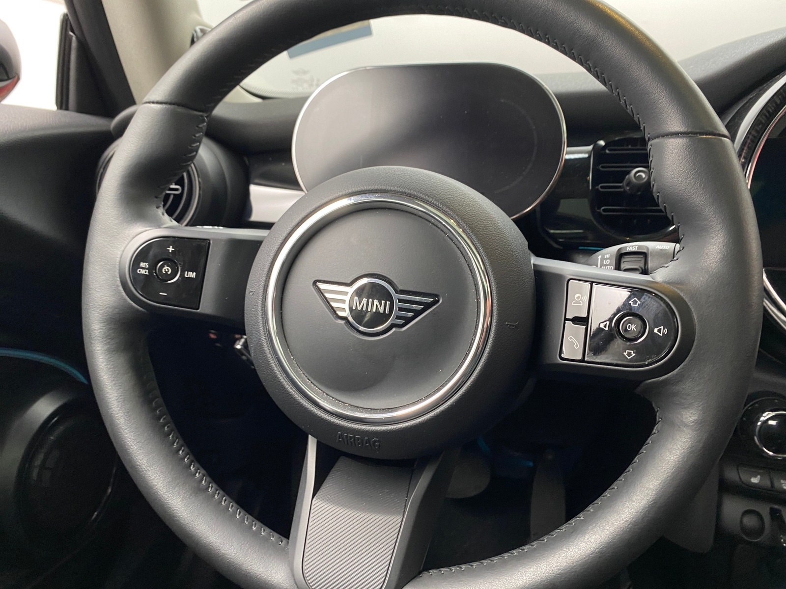 Thumbnail: 2024 MINI Cooper Hardtop - 4