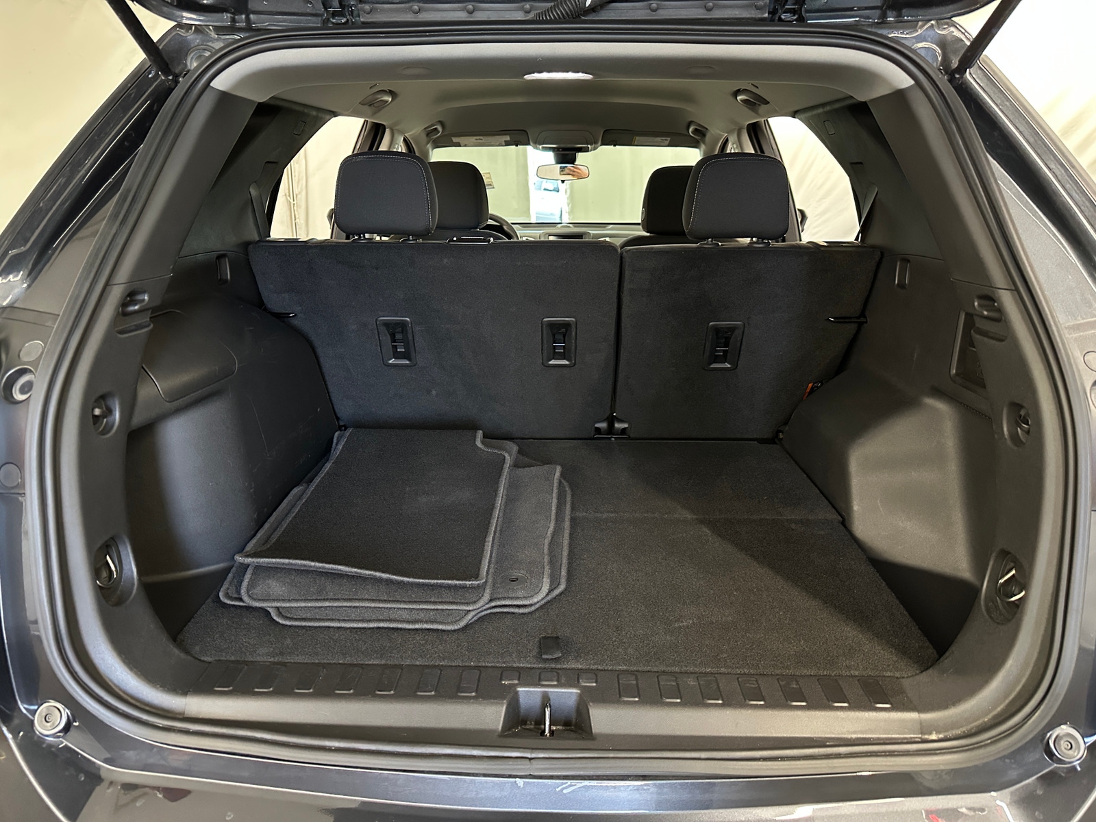 Thumbnail: 2023 Chevrolet Equinox - 7