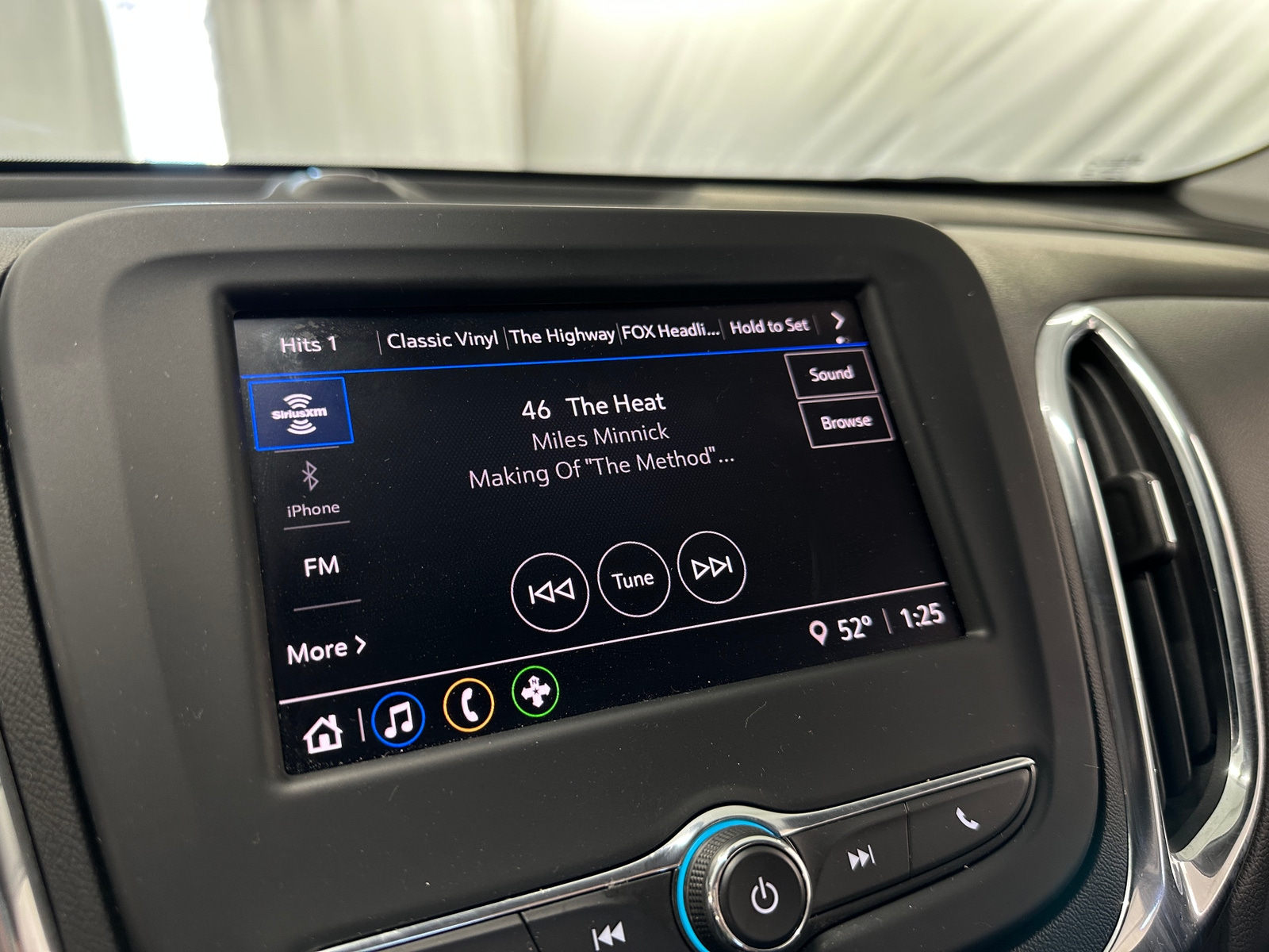 Thumbnail: 2023 Chevrolet Equinox - 4
