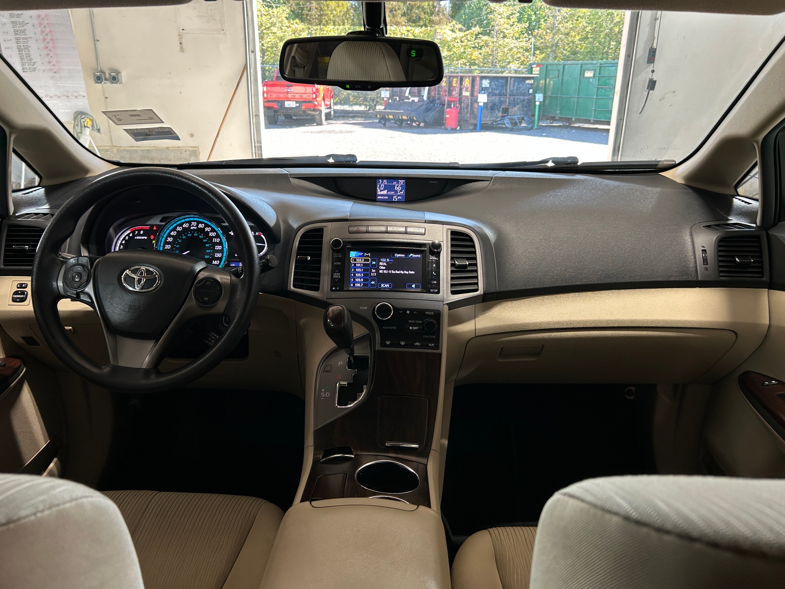 Thumbnail: 2013 Toyota Venza - 3