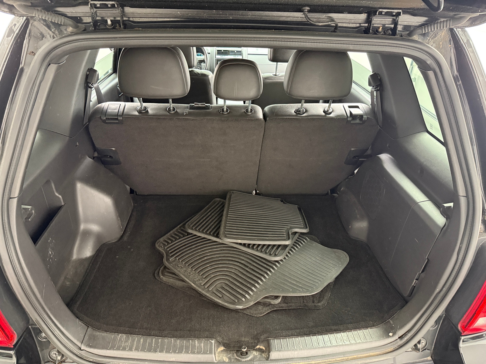 Thumbnail: 2010 Ford Escape - 6