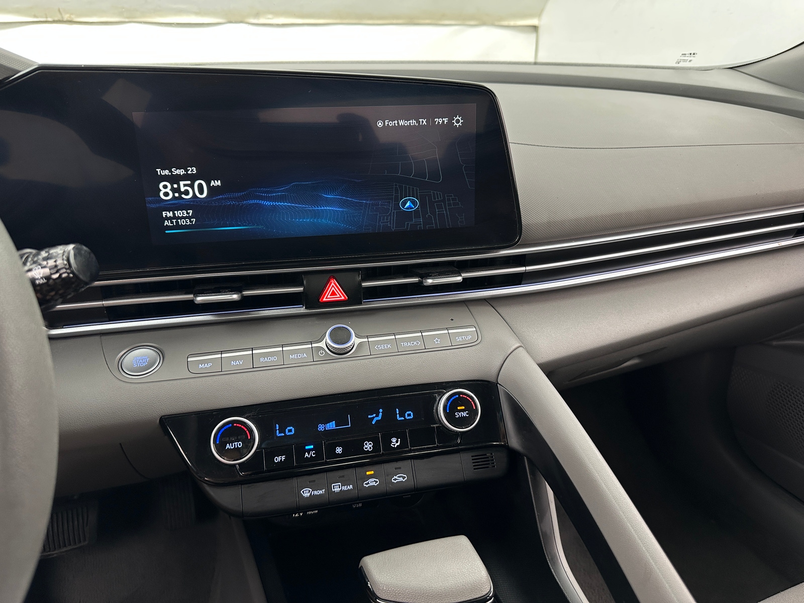 Thumbnail: 2024 Hyundai Elantra - 4