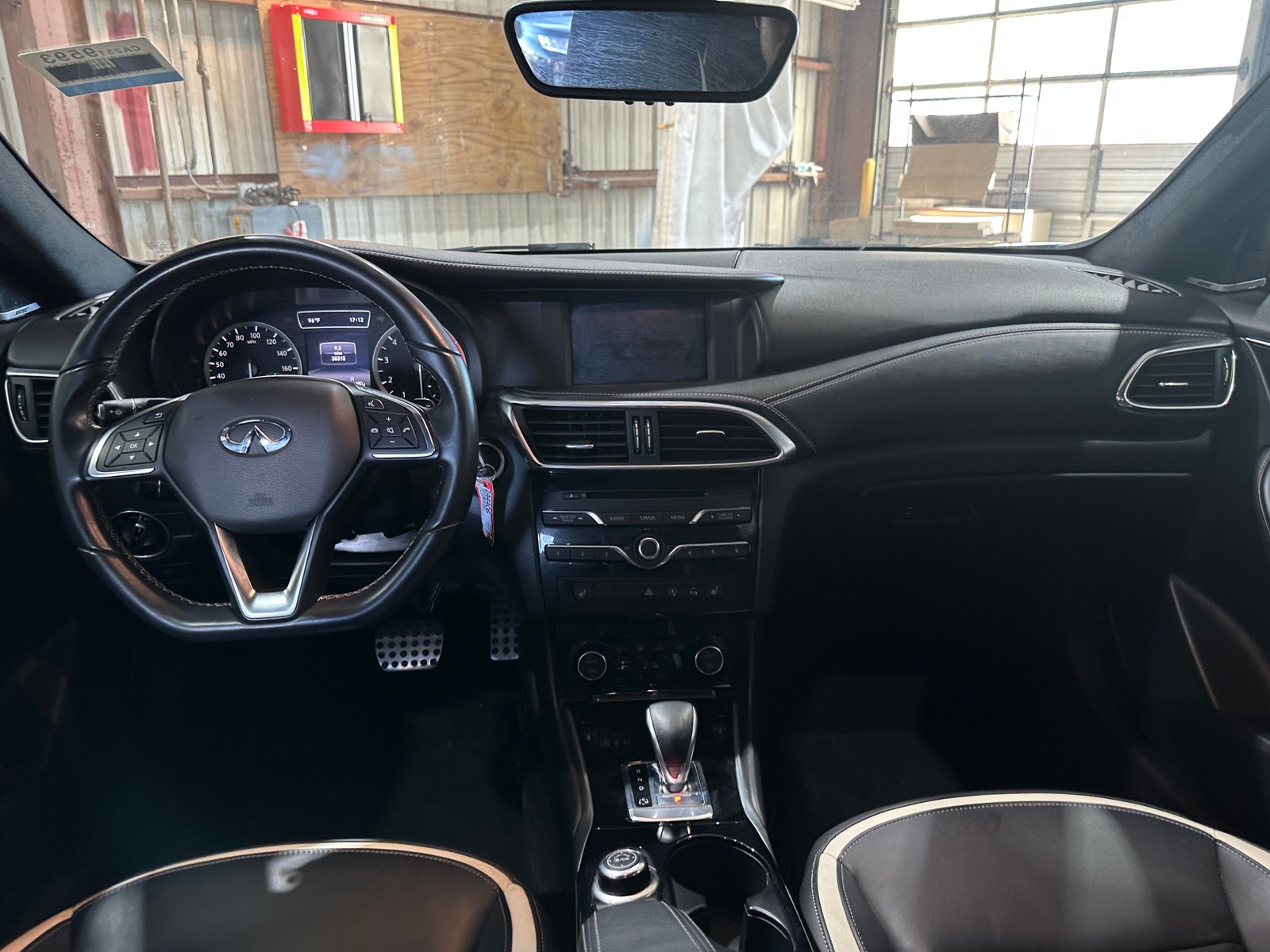 Thumbnail: 2018 INFINITI QX30 - 2