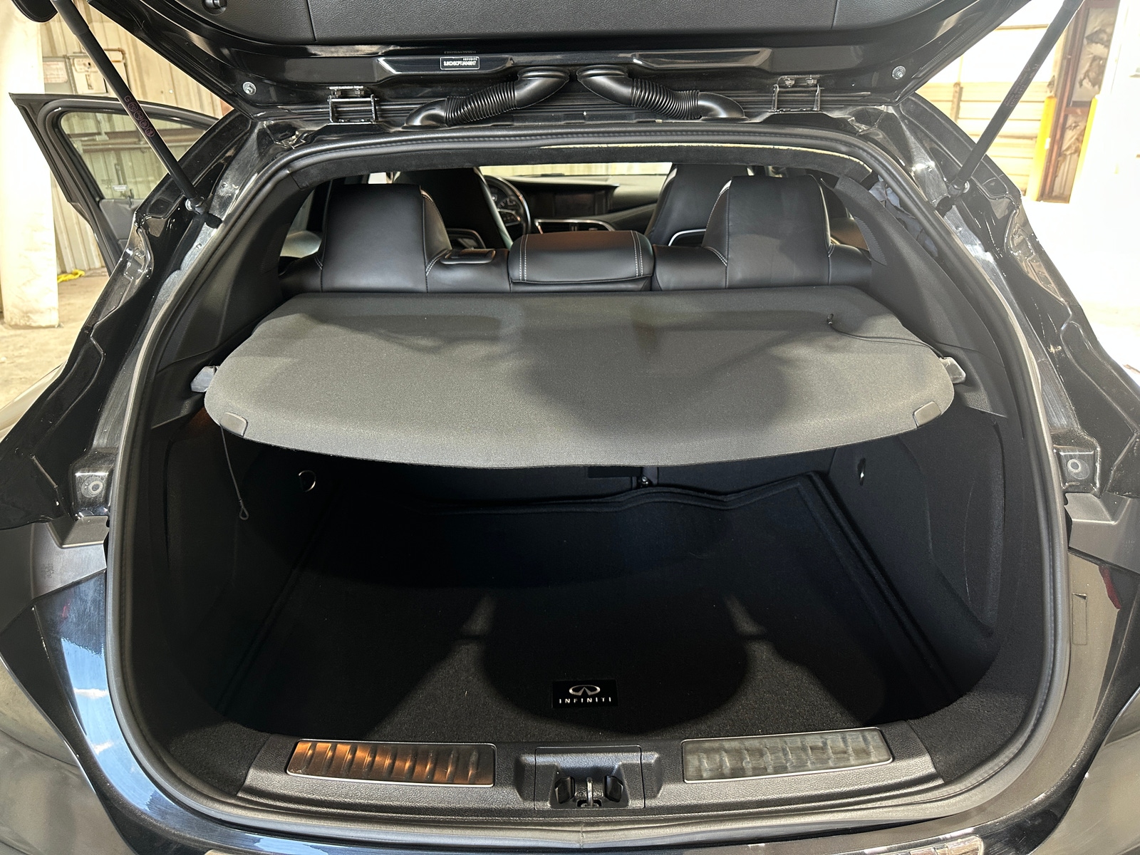 Thumbnail: 2018 INFINITI QX30 - 6