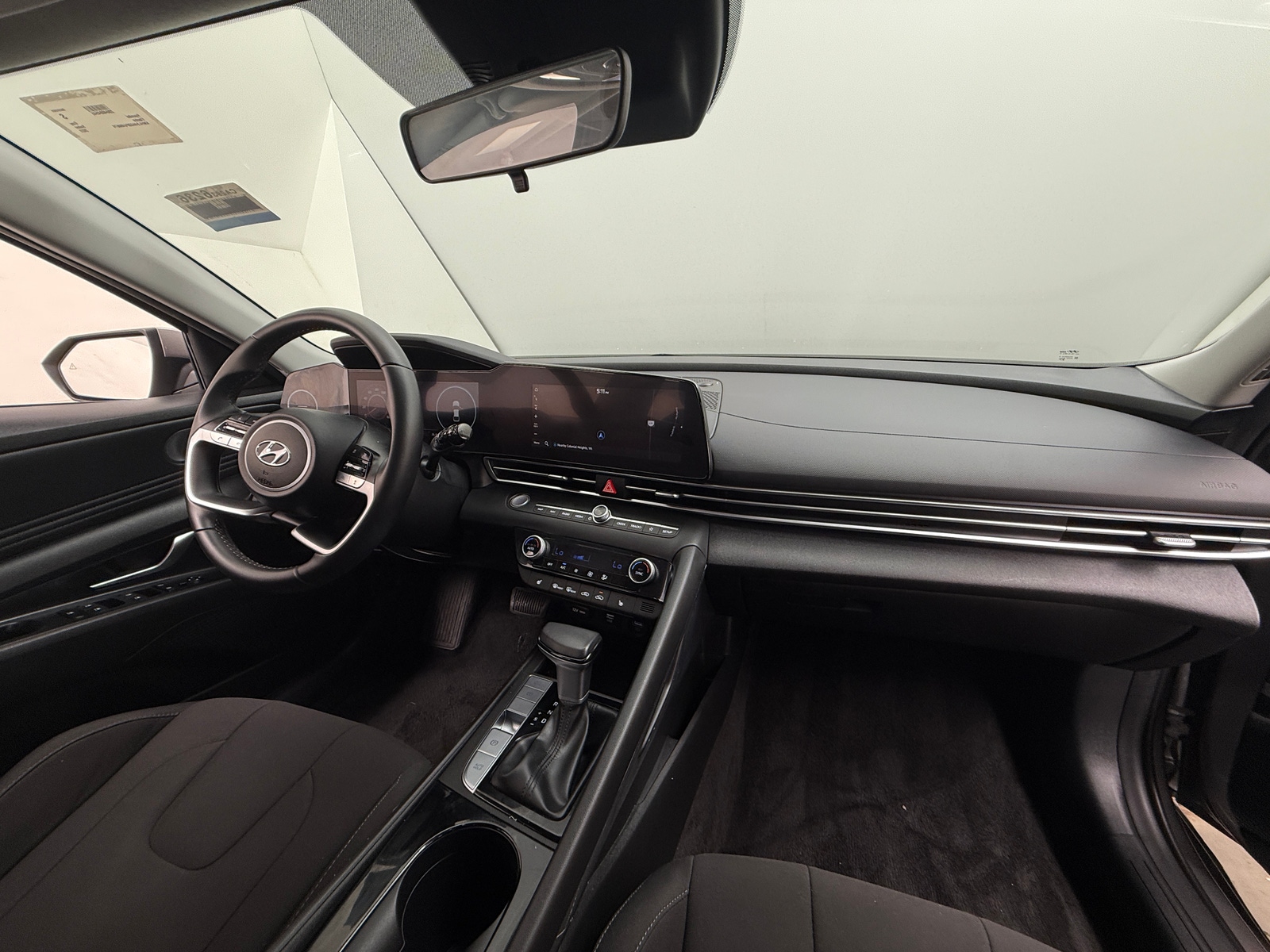 Thumbnail: 2023 Hyundai Elantra - 3