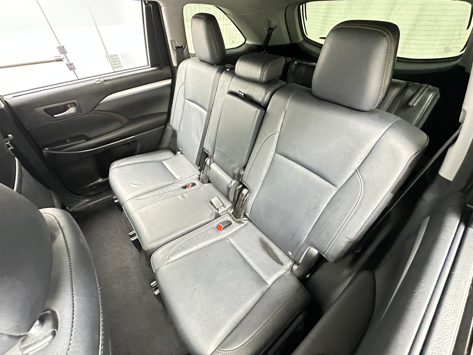 Thumbnail: 2016 Toyota Highlander - 5