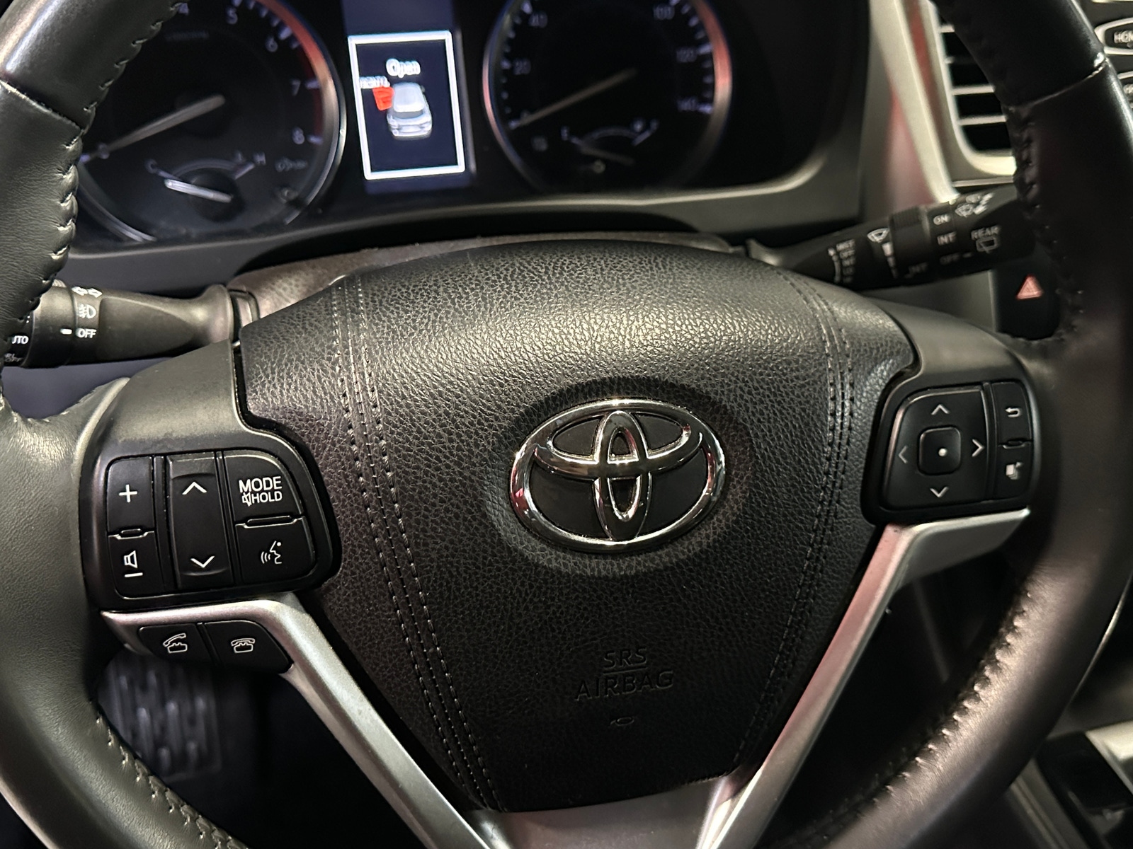 Thumbnail: 2016 Toyota Highlander - 4