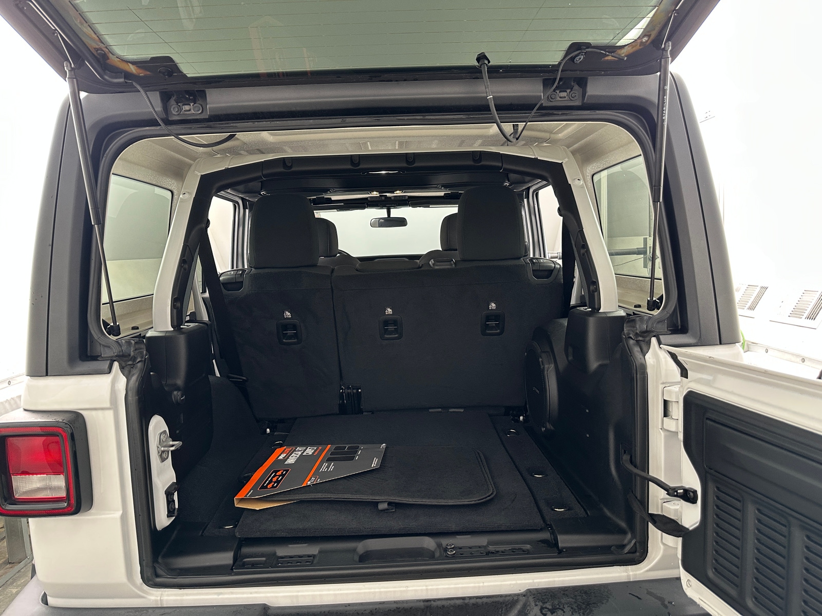 Thumbnail: 2020 Jeep Wrangler - 7