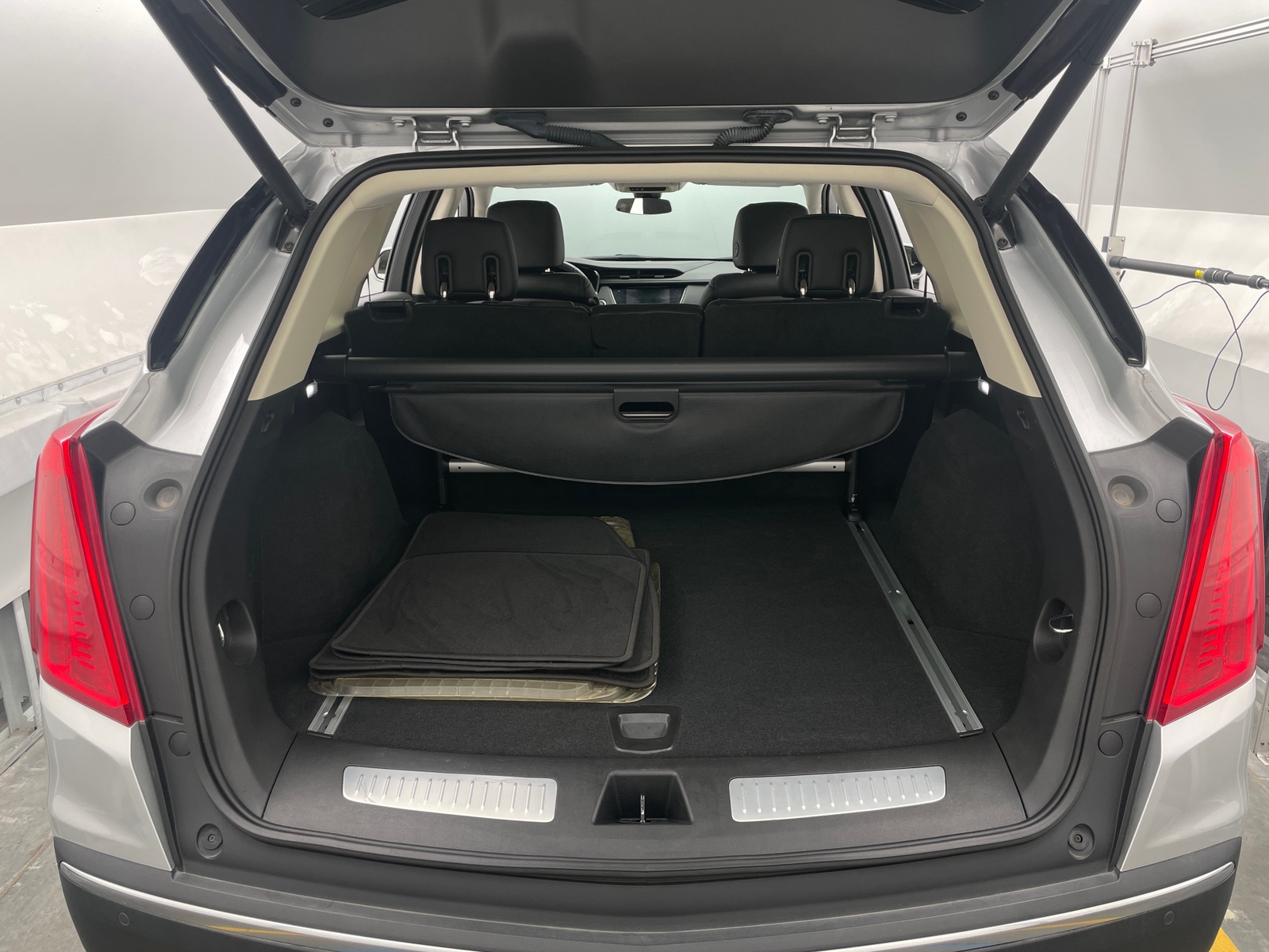 Thumbnail: 2017 Cadillac XT5 - 6