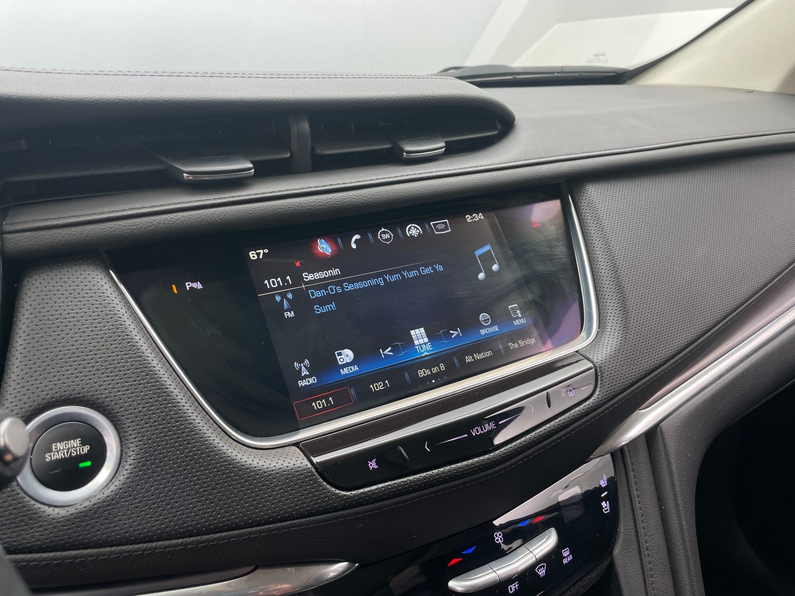 Thumbnail: 2017 Cadillac XT5 - 3