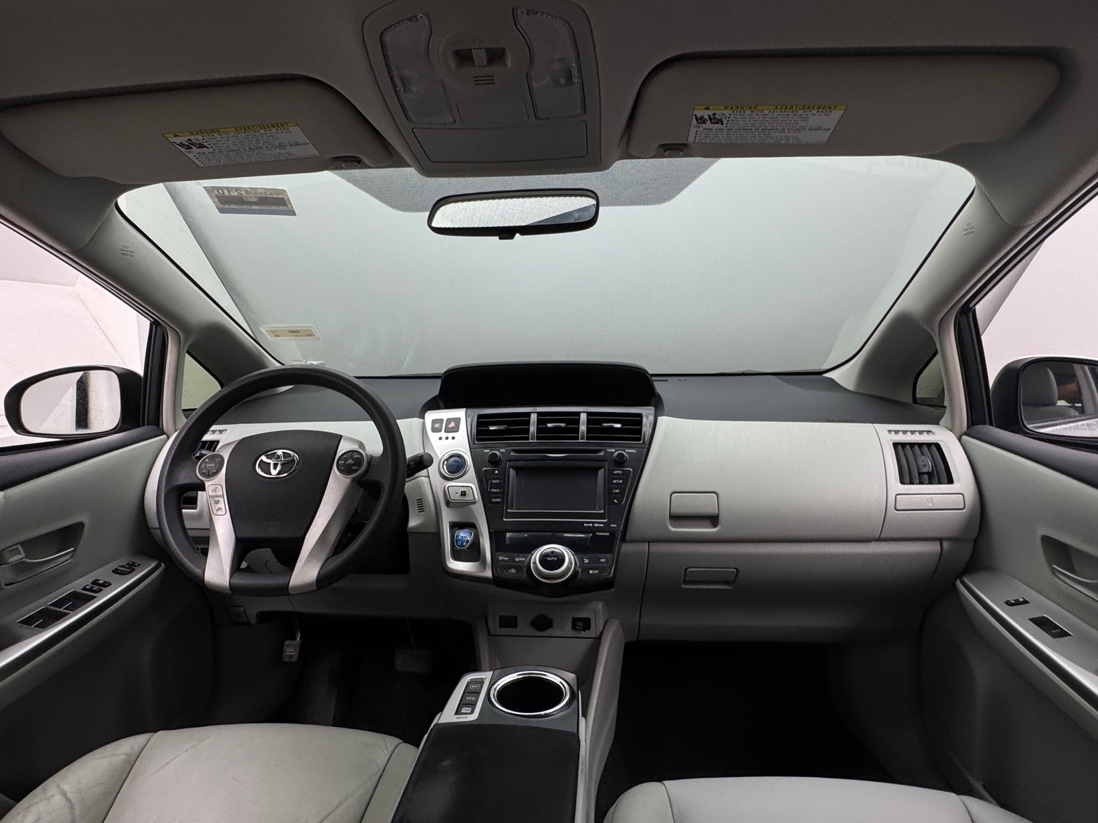 Thumbnail: 2012 Toyota Prius v - 3