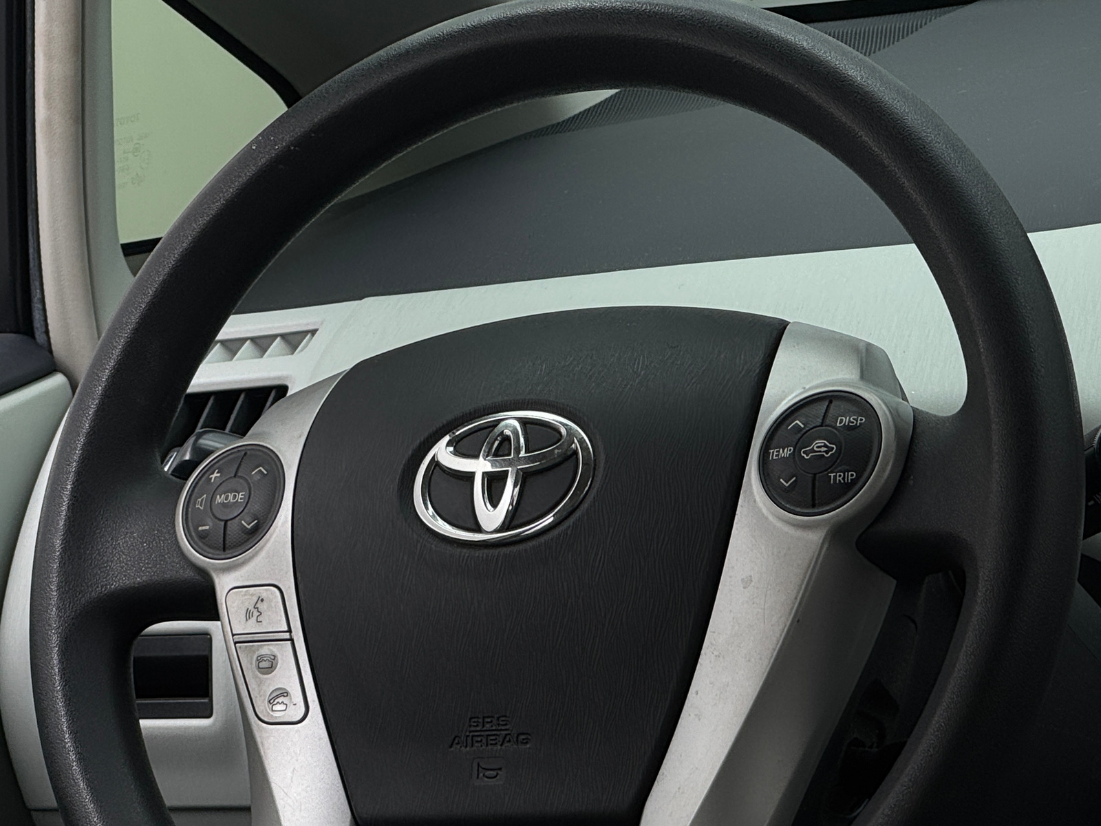 Thumbnail: 2012 Toyota Prius v - 5