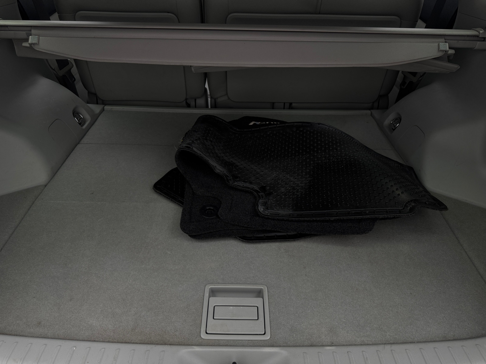 Thumbnail: 2012 Toyota Prius v - 7