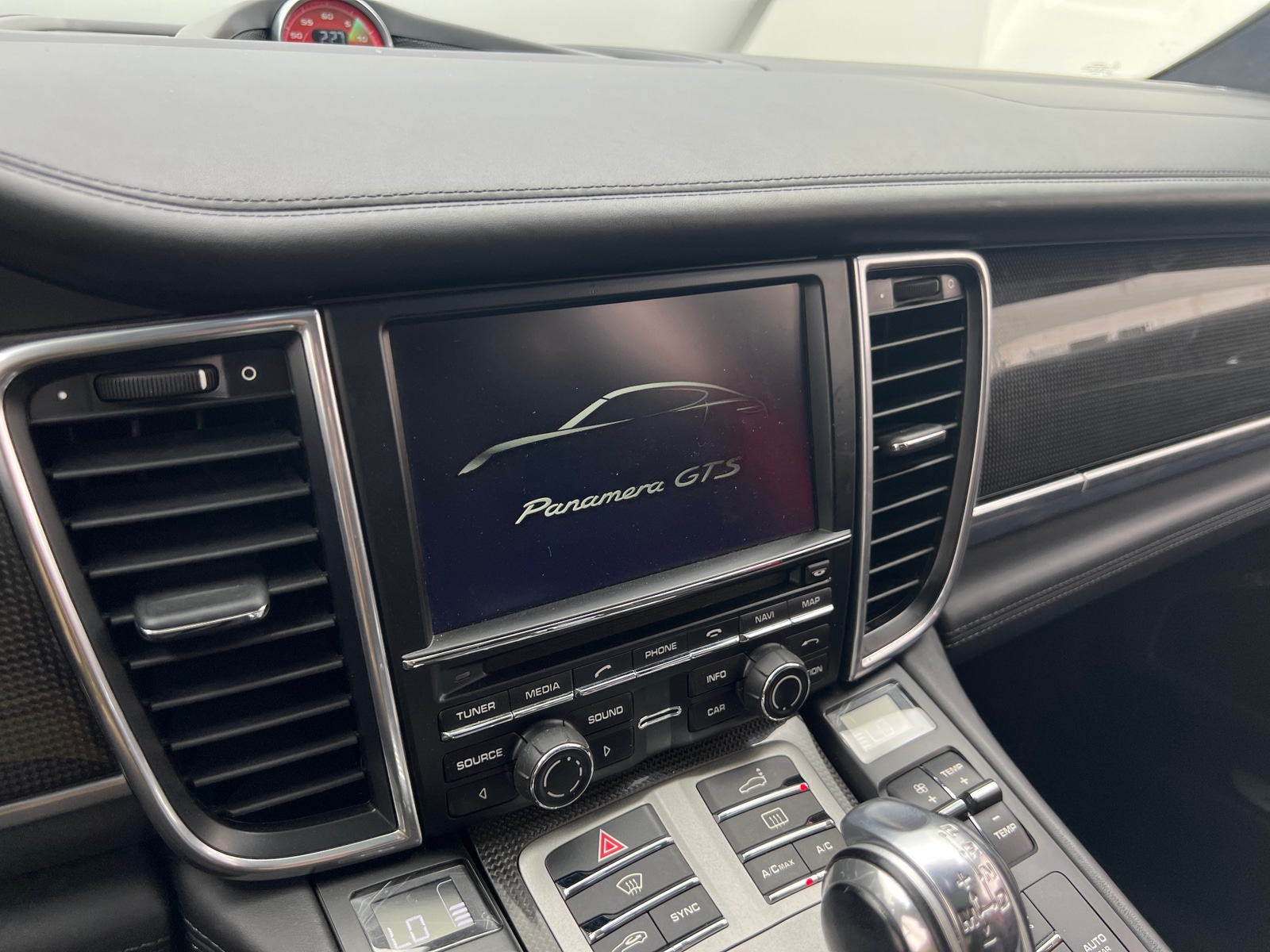 Thumbnail: 2016 Porsche Panamera - 3