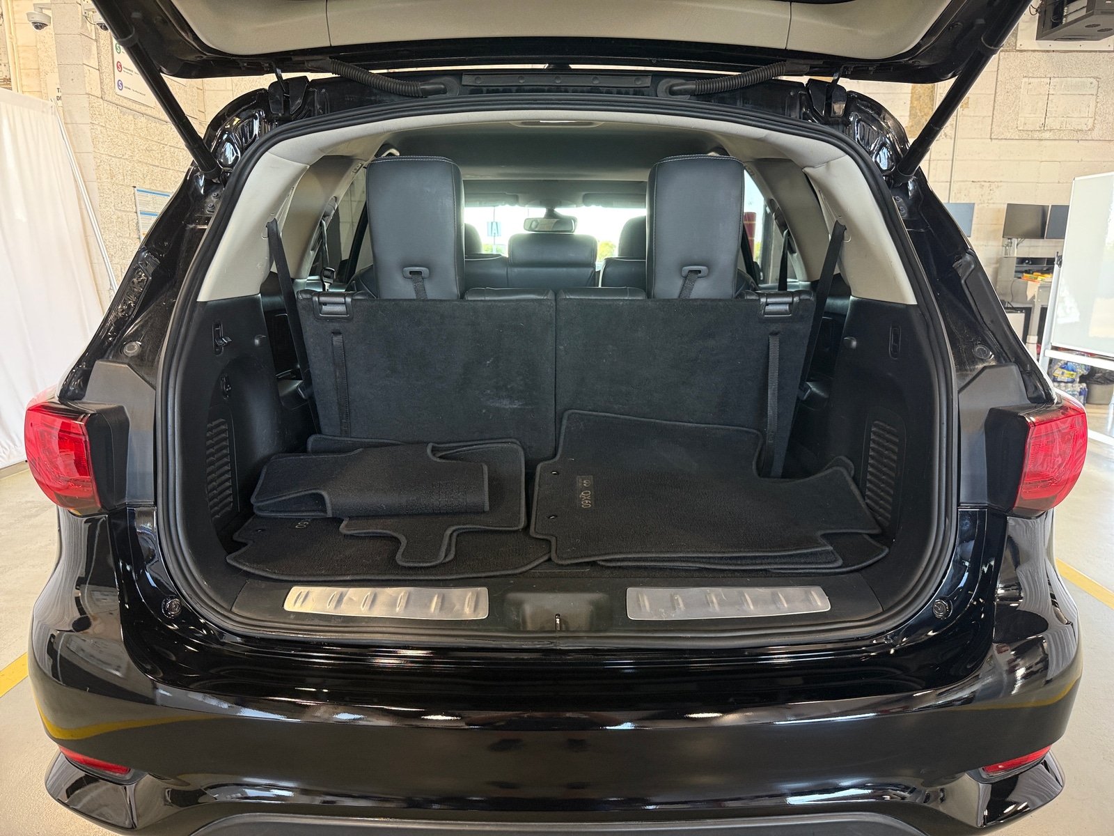 Thumbnail: 2019 INFINITI QX60 - 6