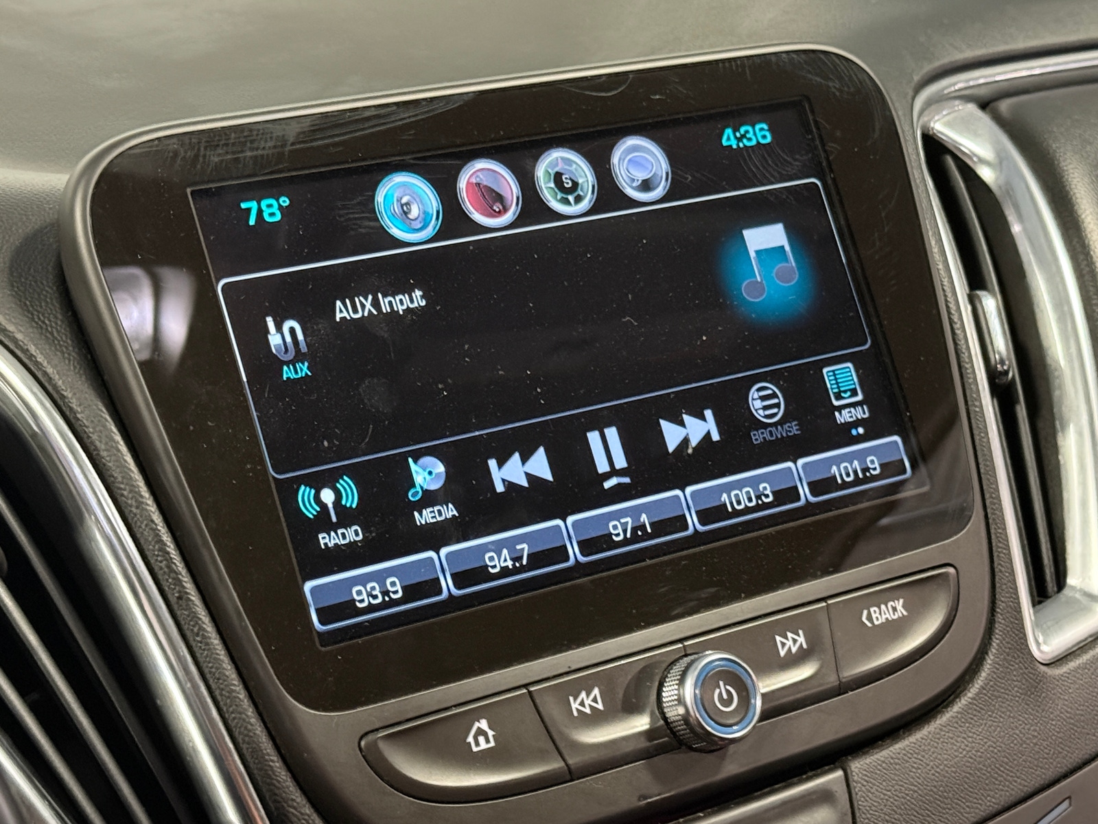 Thumbnail: 2016 Chevrolet Malibu - 4