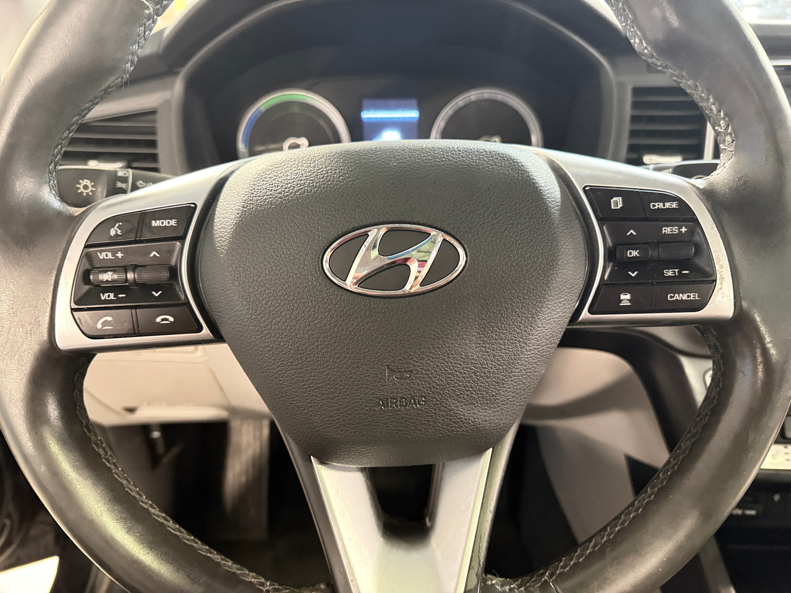Thumbnail: 2019 Hyundai Sonata - 4