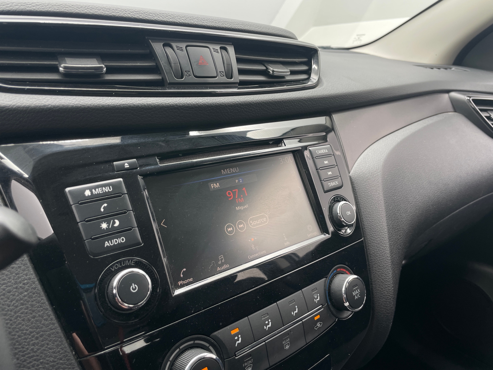Thumbnail: 2020 Nissan Rogue Sport - 4