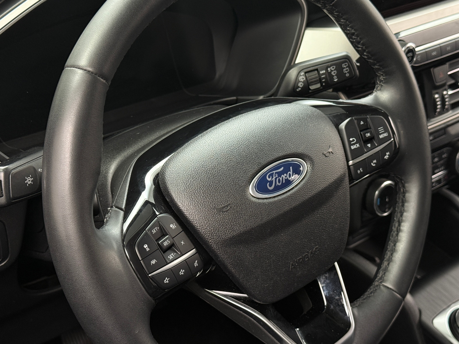 Thumbnail: 2022 Ford Escape - 4