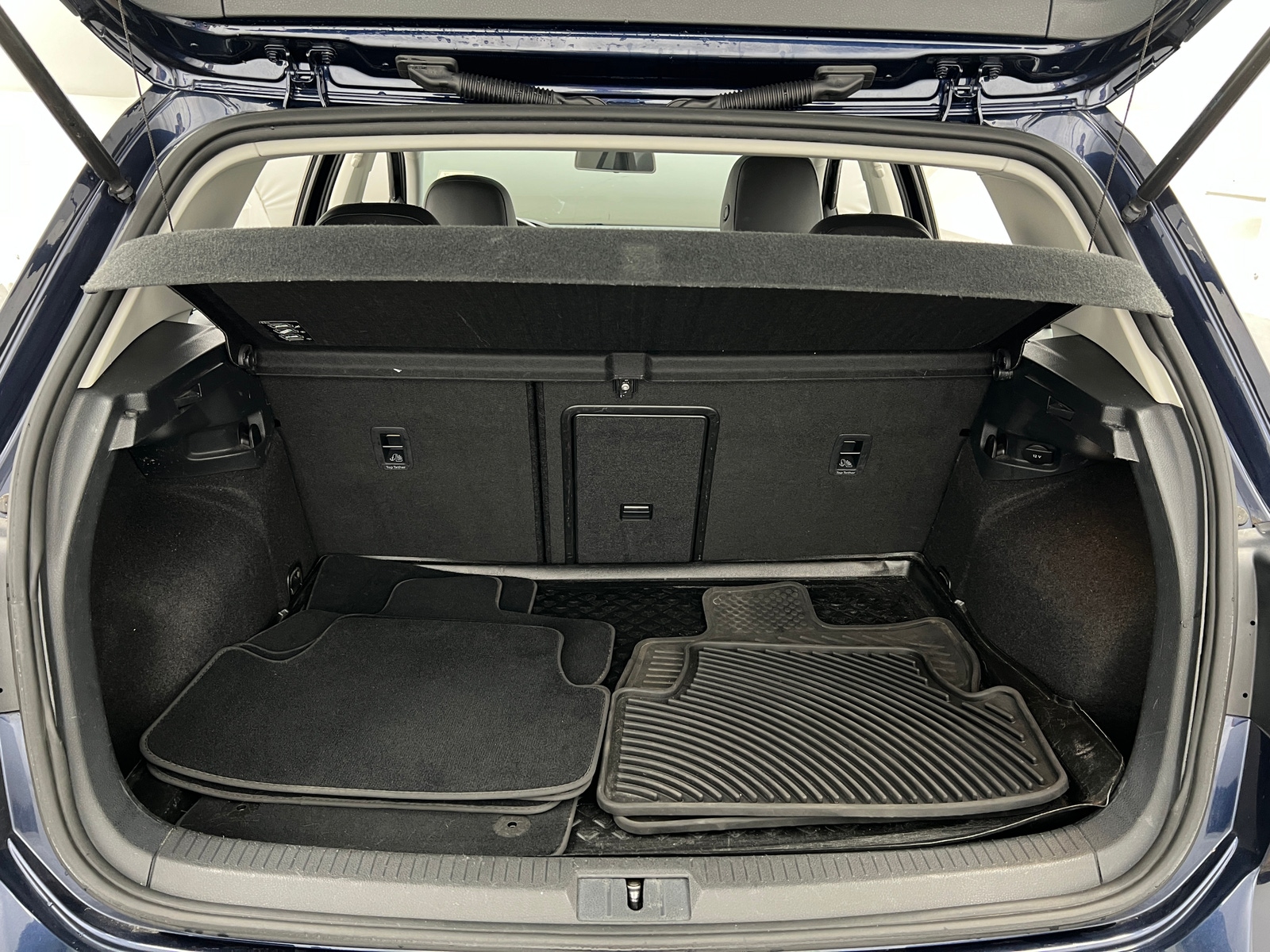 Thumbnail: 2015 Volkswagen Golf - 6