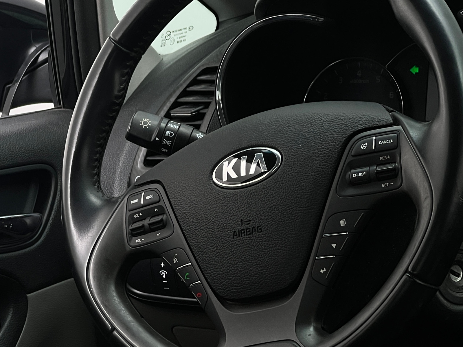 Thumbnail: 2016 Kia Forte - 5