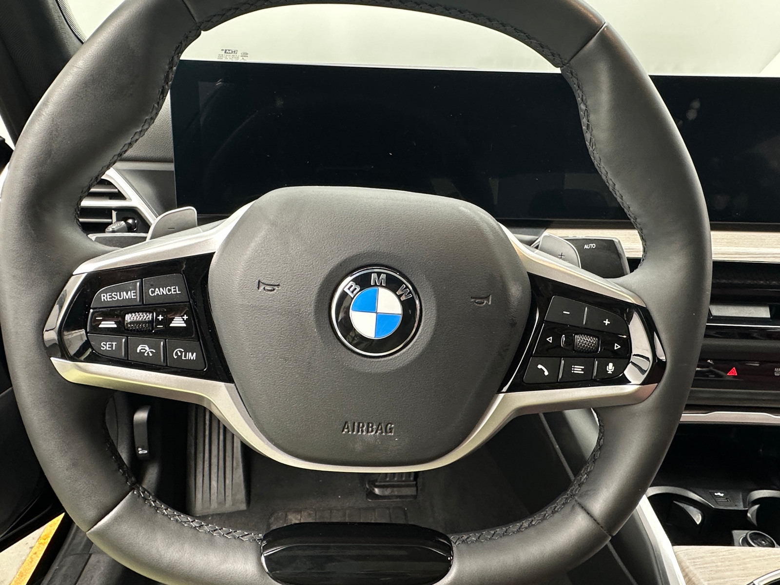 Thumbnail: 2025 BMW 3 Series - 4