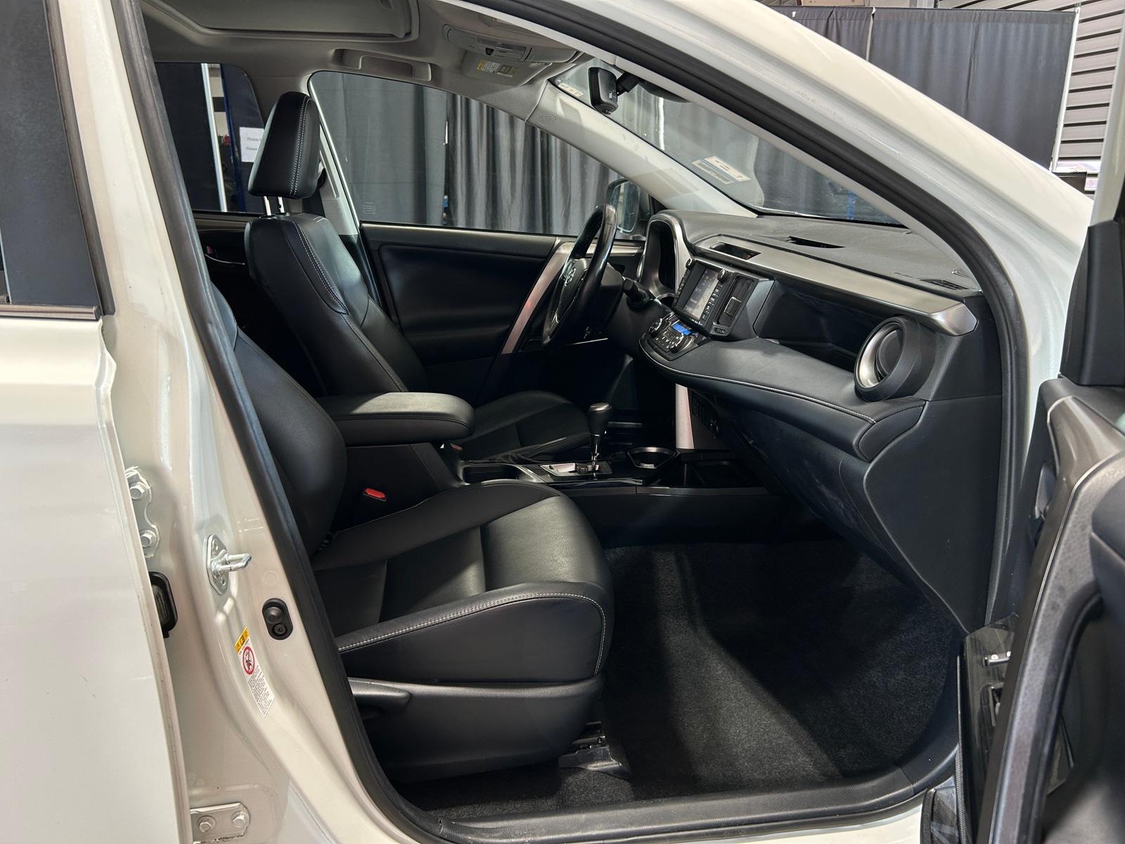 Thumbnail: 2018 Toyota RAV4 - 2