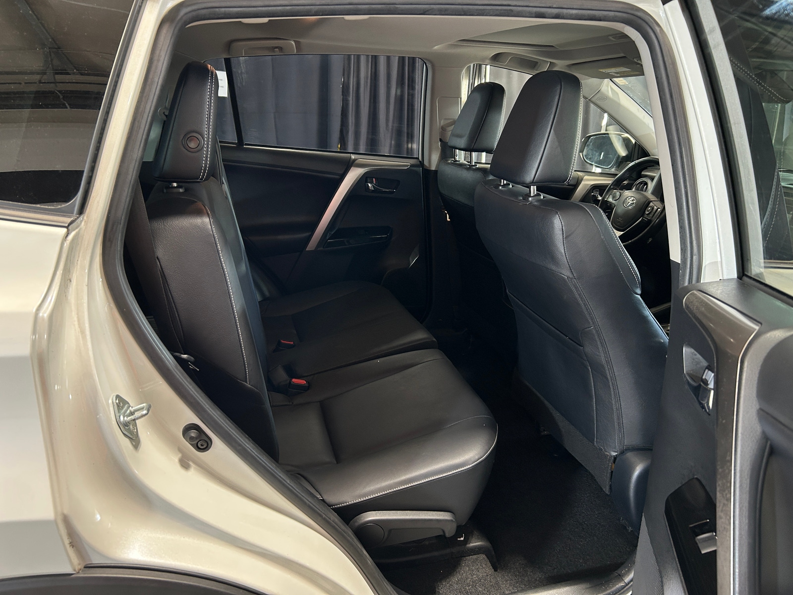 Thumbnail: 2018 Toyota RAV4 - 6