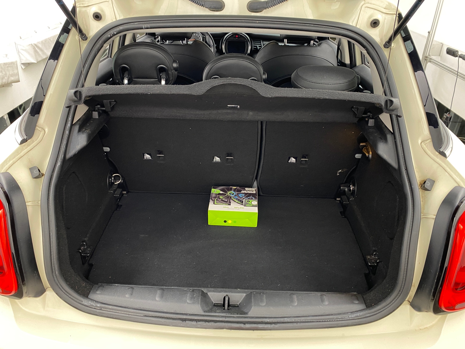 Thumbnail: 2019 MINI Cooper Hardtop - 6