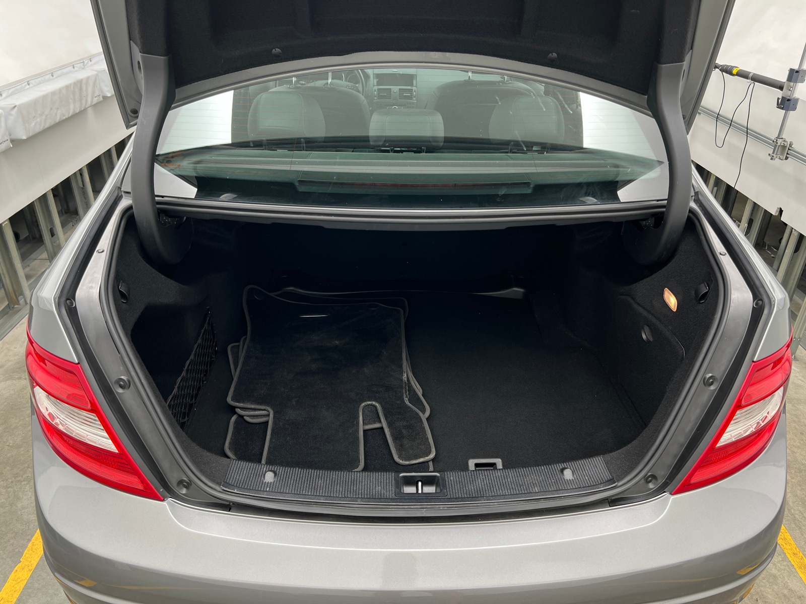 Thumbnail: 2011 Mercedes-Benz C-Class - 6