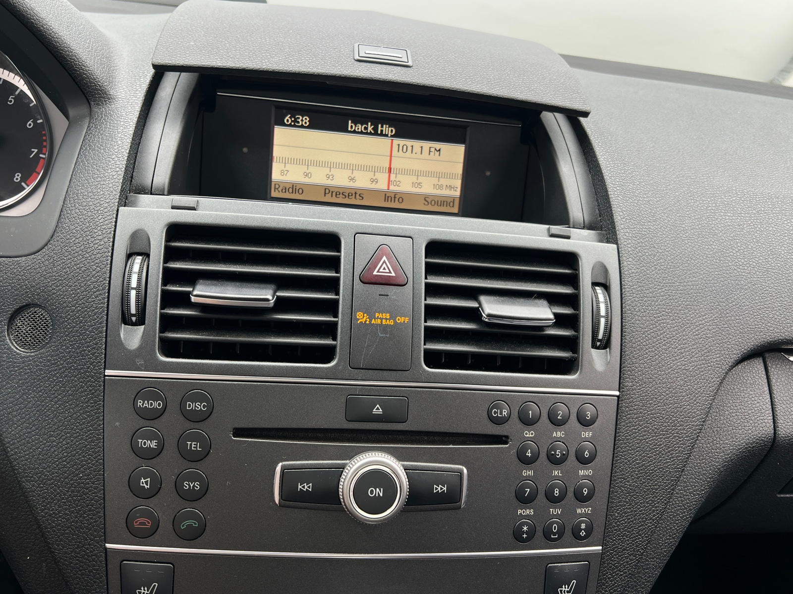 Thumbnail: 2011 Mercedes-Benz C-Class - 3
