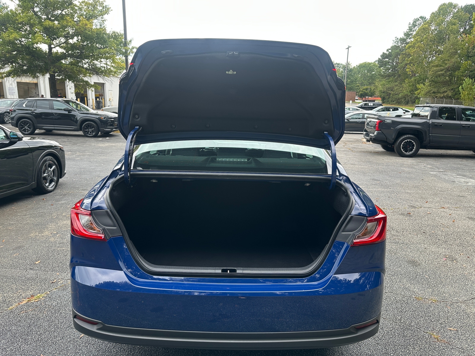 Thumbnail: 2025 Toyota Camry - 6