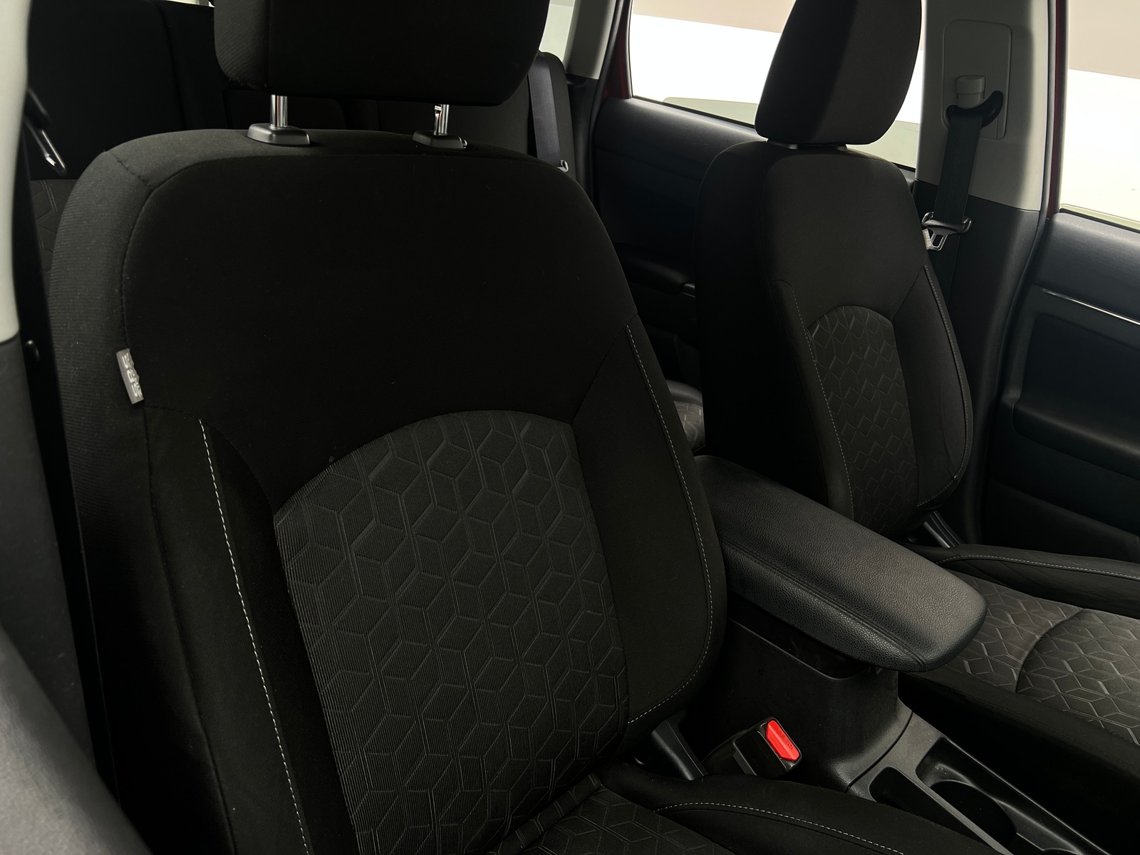 Thumbnail: 2020 Mitsubishi Outlander Sport - 2