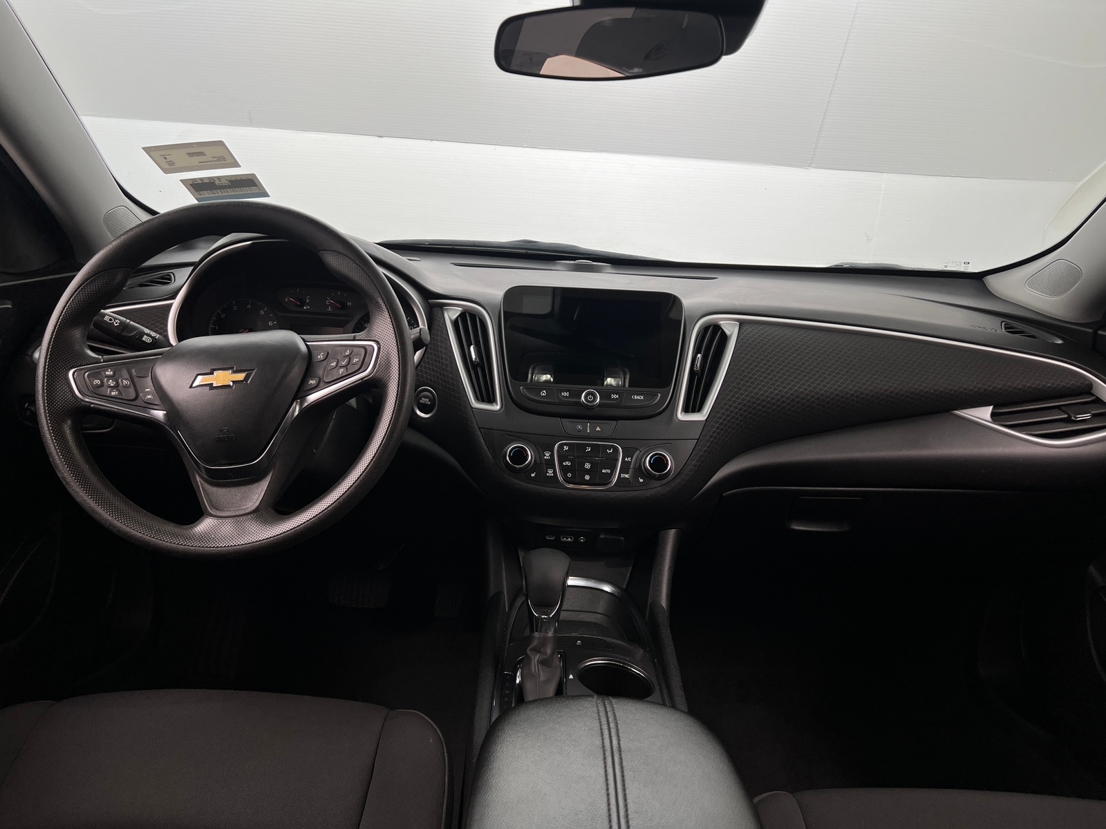 Thumbnail: 2023 Chevrolet Malibu - 3