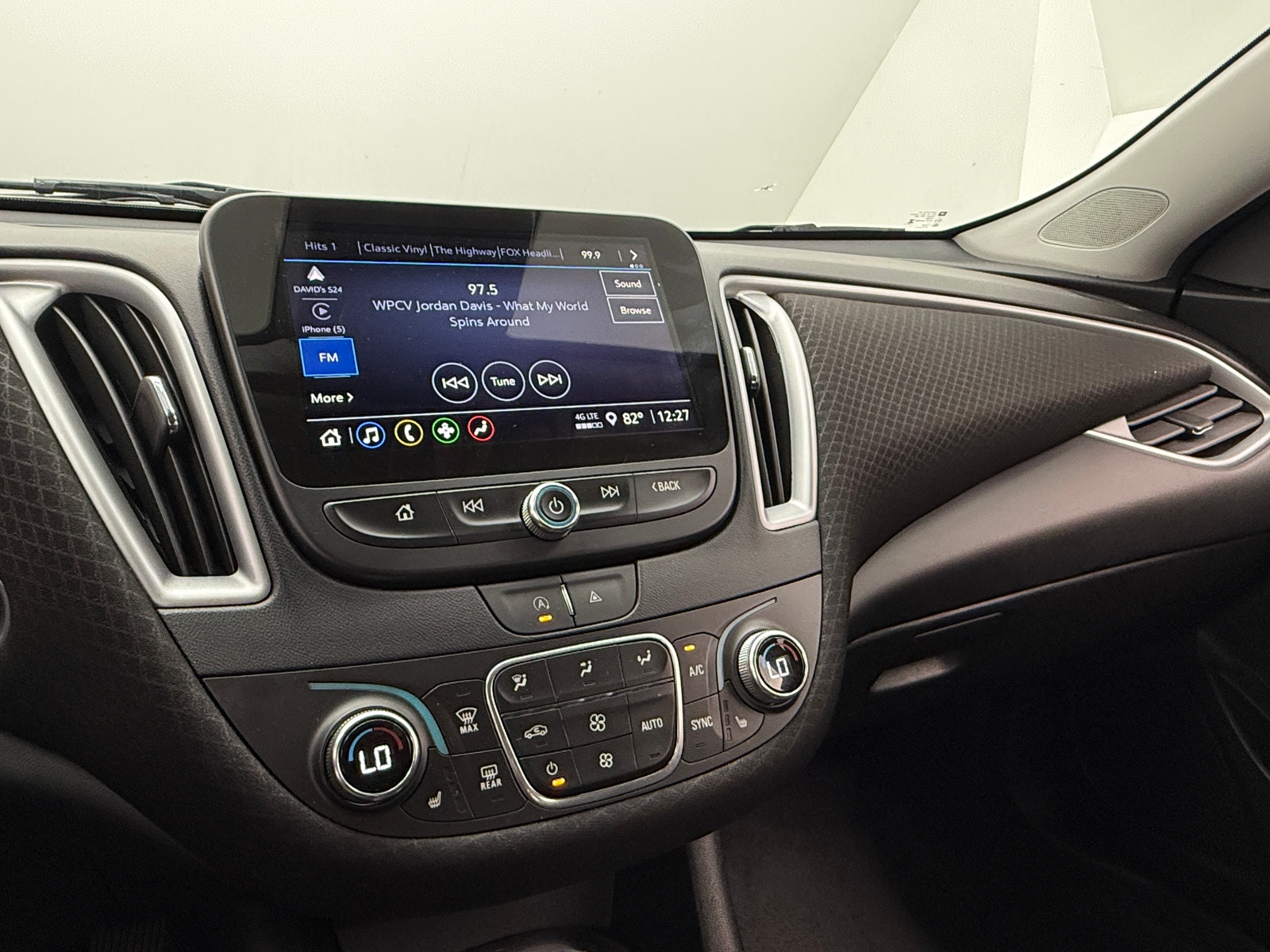 Thumbnail: 2024 Chevrolet Malibu - 4