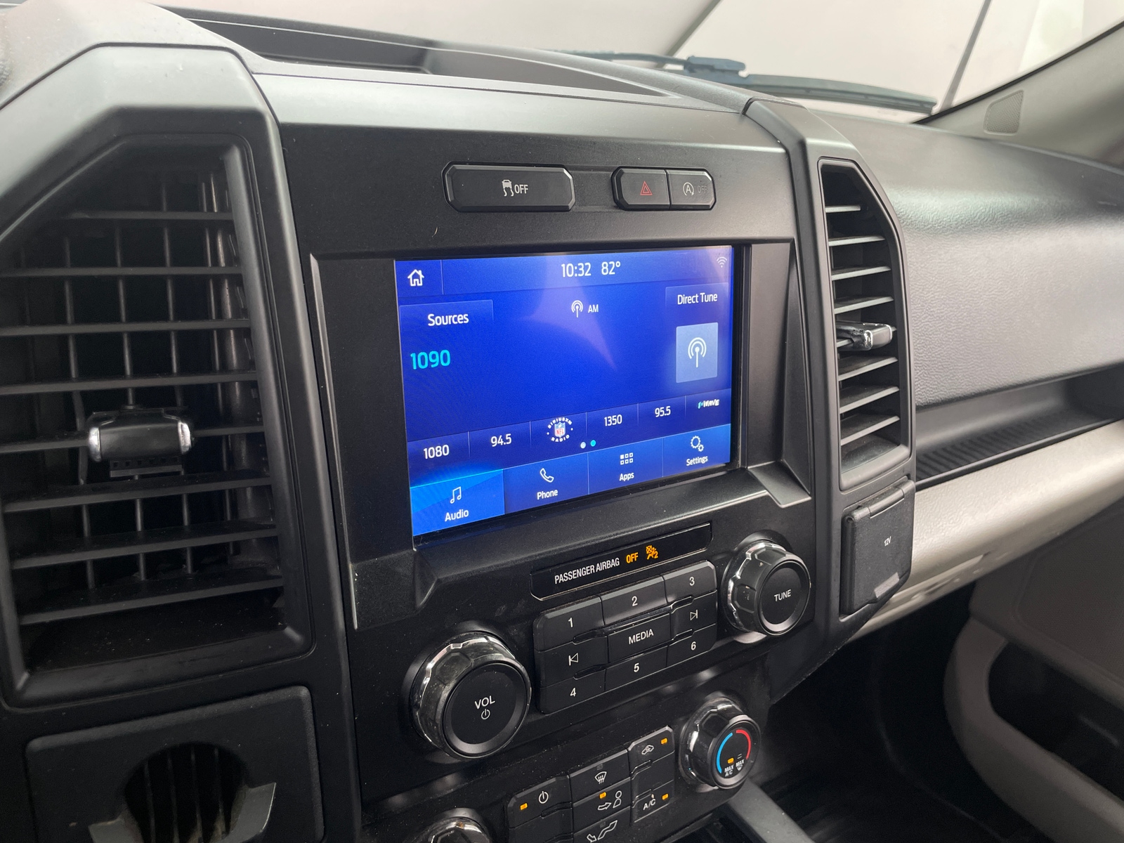 Thumbnail: 2019 Ford Econoline - 4