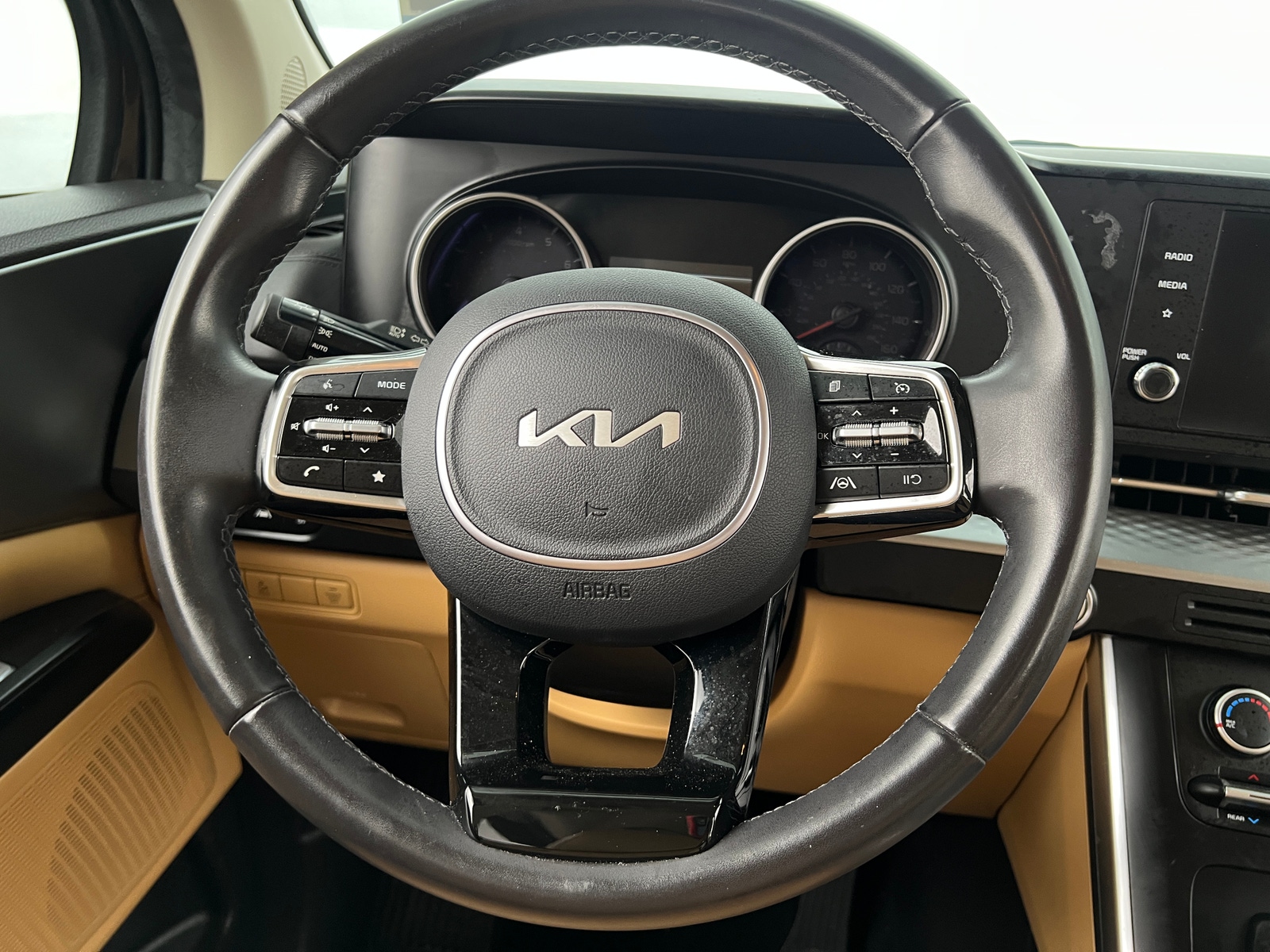 Thumbnail: 2024 Kia Carnival - 4